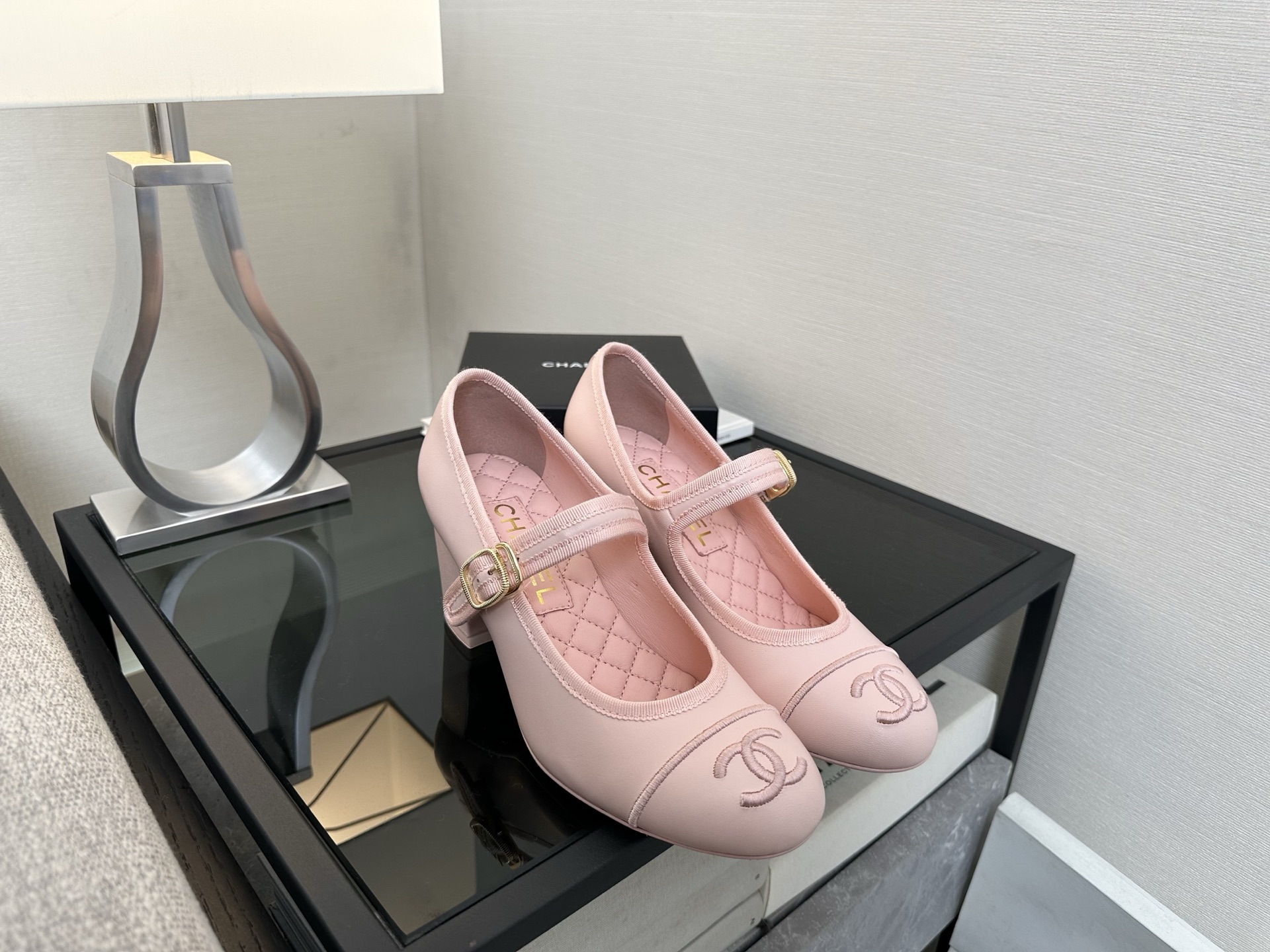 Розовые балетки Chanel модели 26A