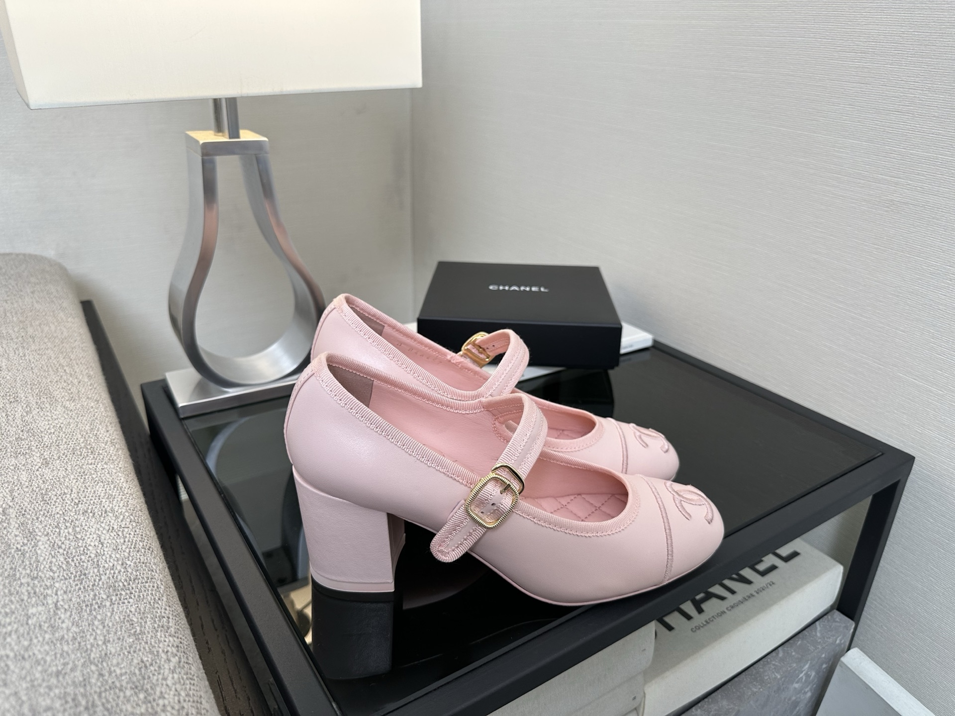 Розовые балетки Chanel модели 26A