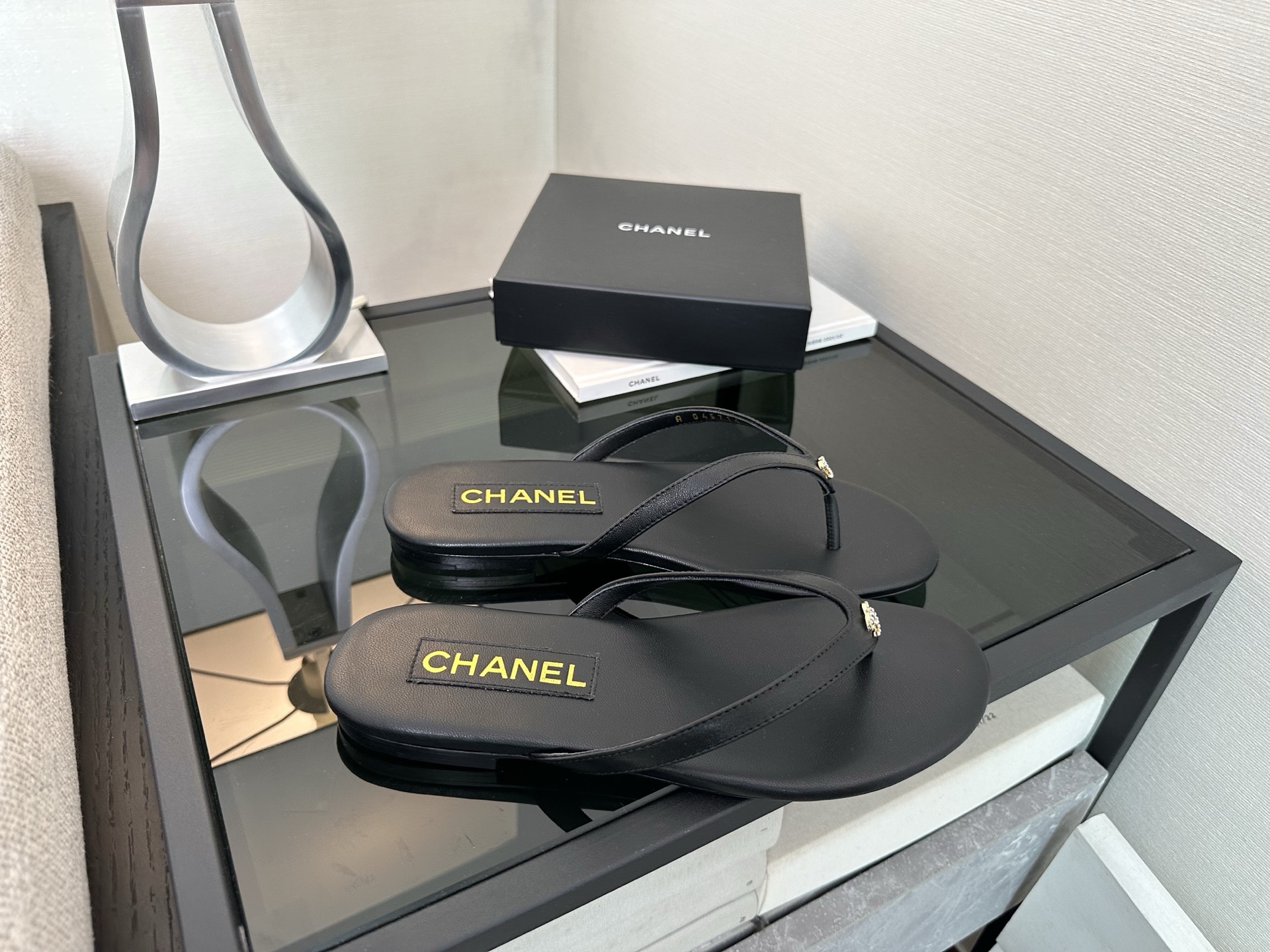 Черные мюли Chanel