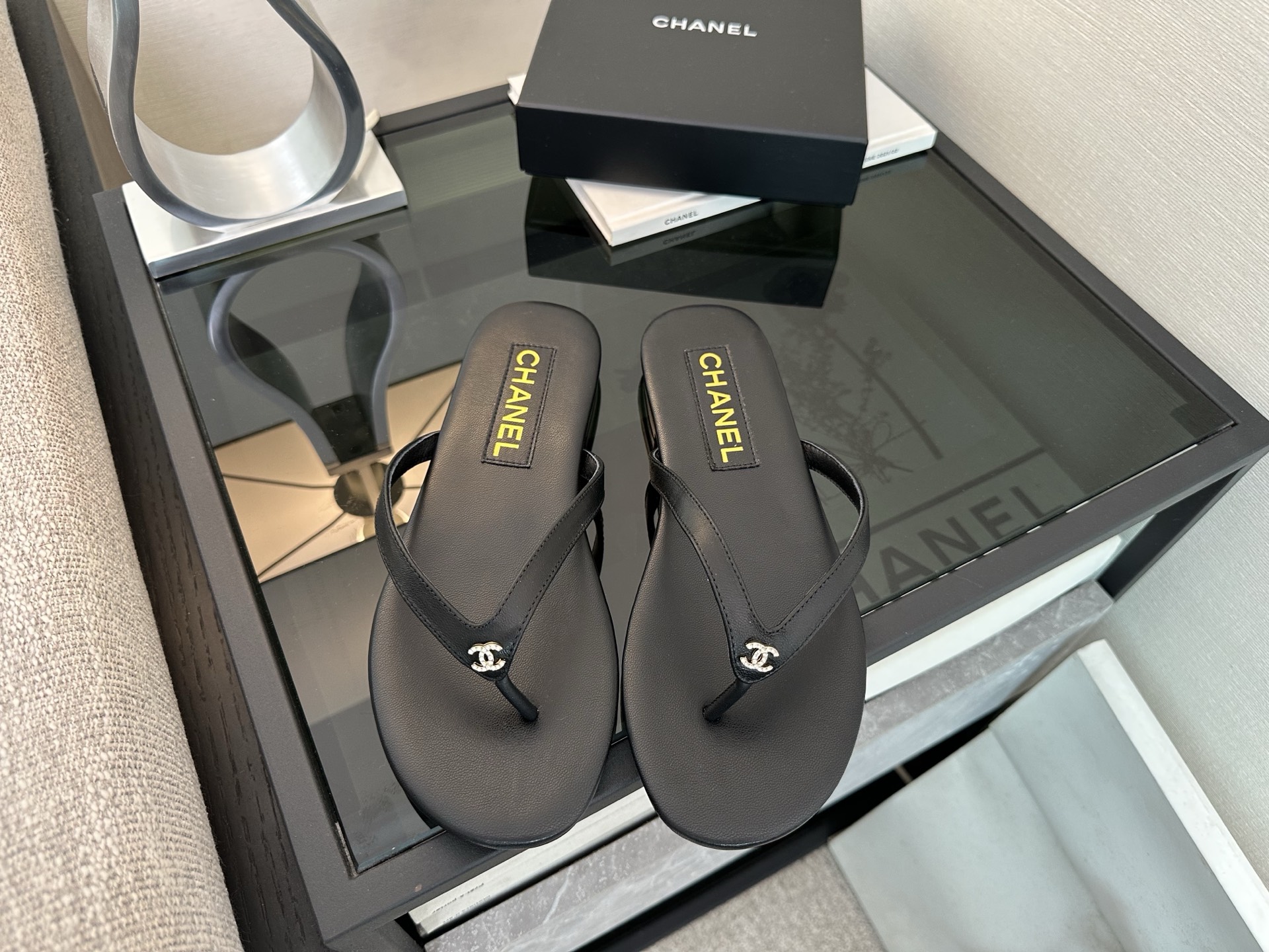 Черные мюли Chanel