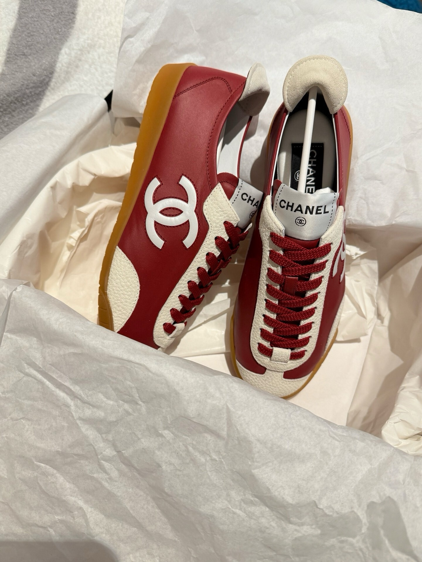 Кроссовки Chanel красные