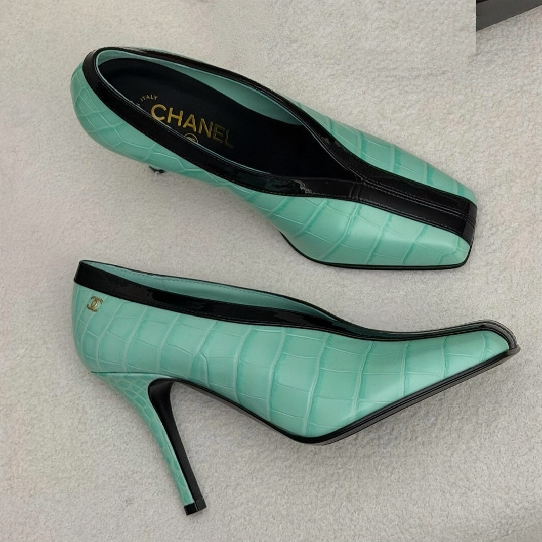 Женские туфли на каблуке с тиснением под крокодила Chanel
