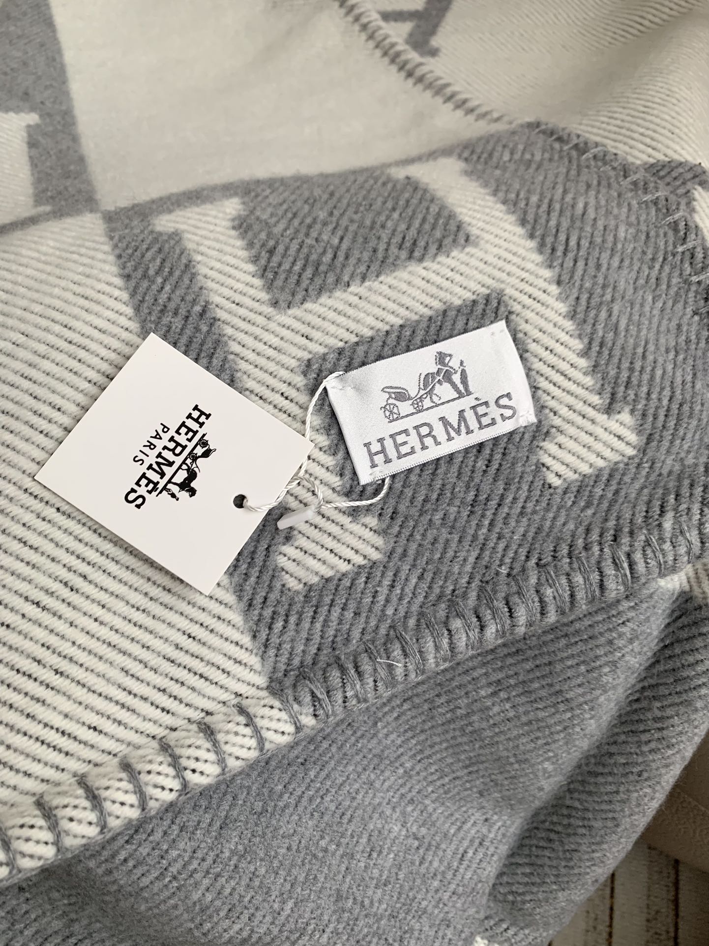 爱马仕 Hermès 典雅居所生活方式奢华家居家纺摆件 #C3E4ACA8 8