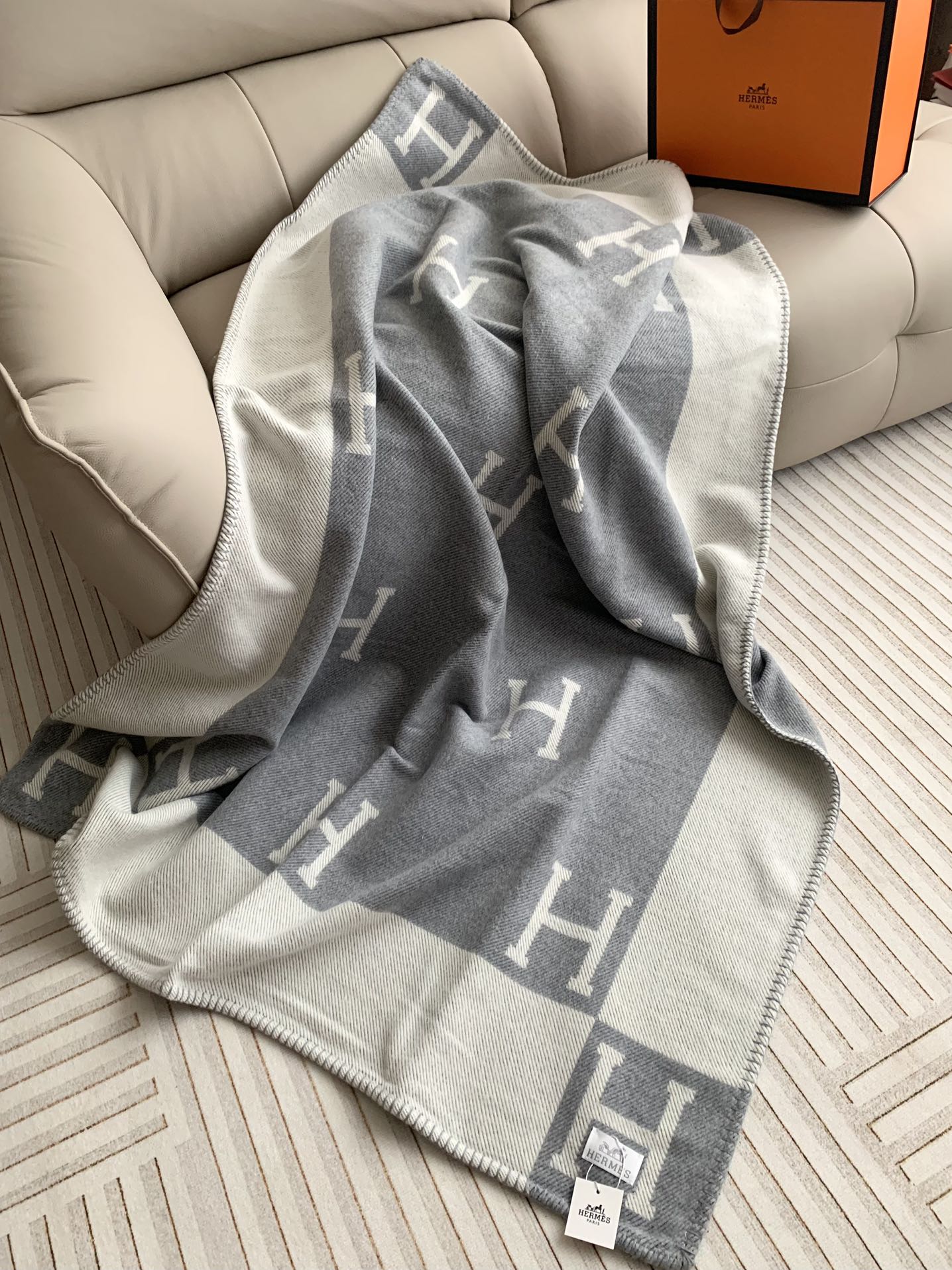 爱马仕 Hermès 典雅居所生活方式奢华家居家纺摆件 #C3E4ACA8 6