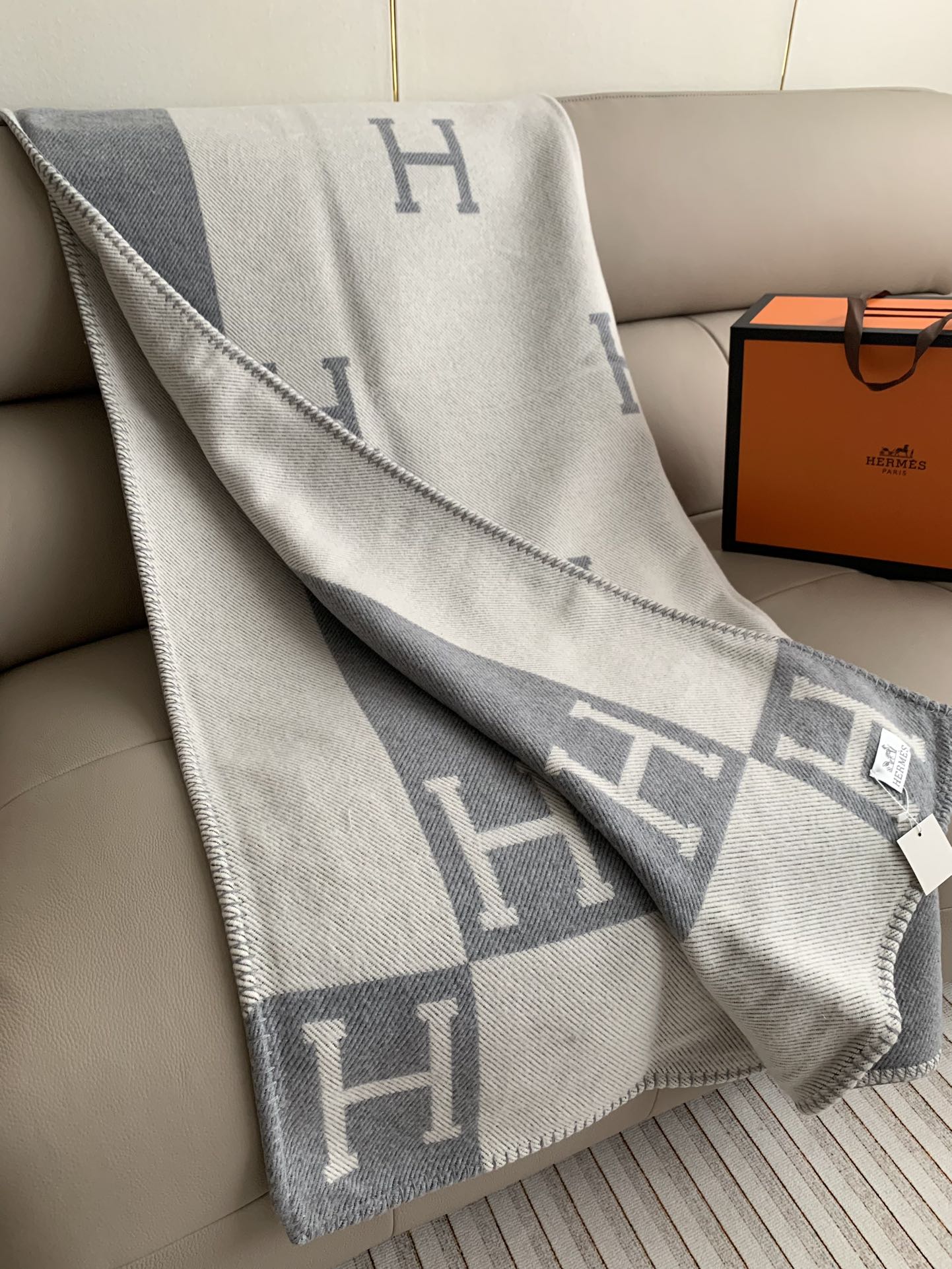 爱马仕 Hermès 典雅居所生活方式奢华家居家纺摆件 #C3E4ACA8 3
