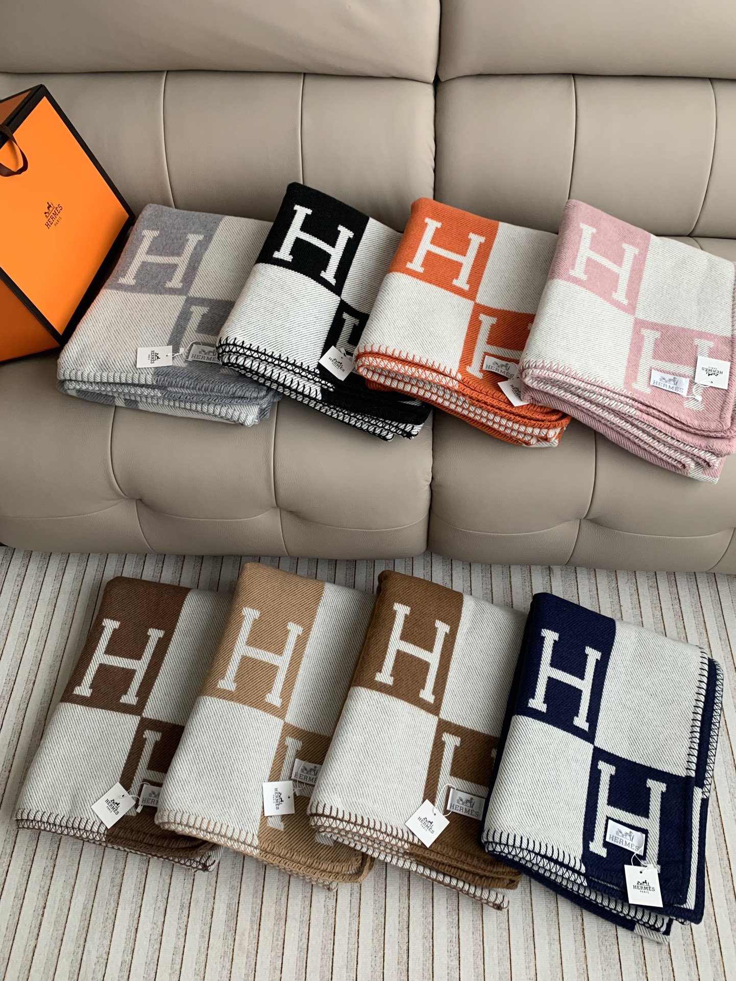 爱马仕 Hermès 典雅居所生活方式奢华家居家纺摆件 #C3E4ACA8 9
