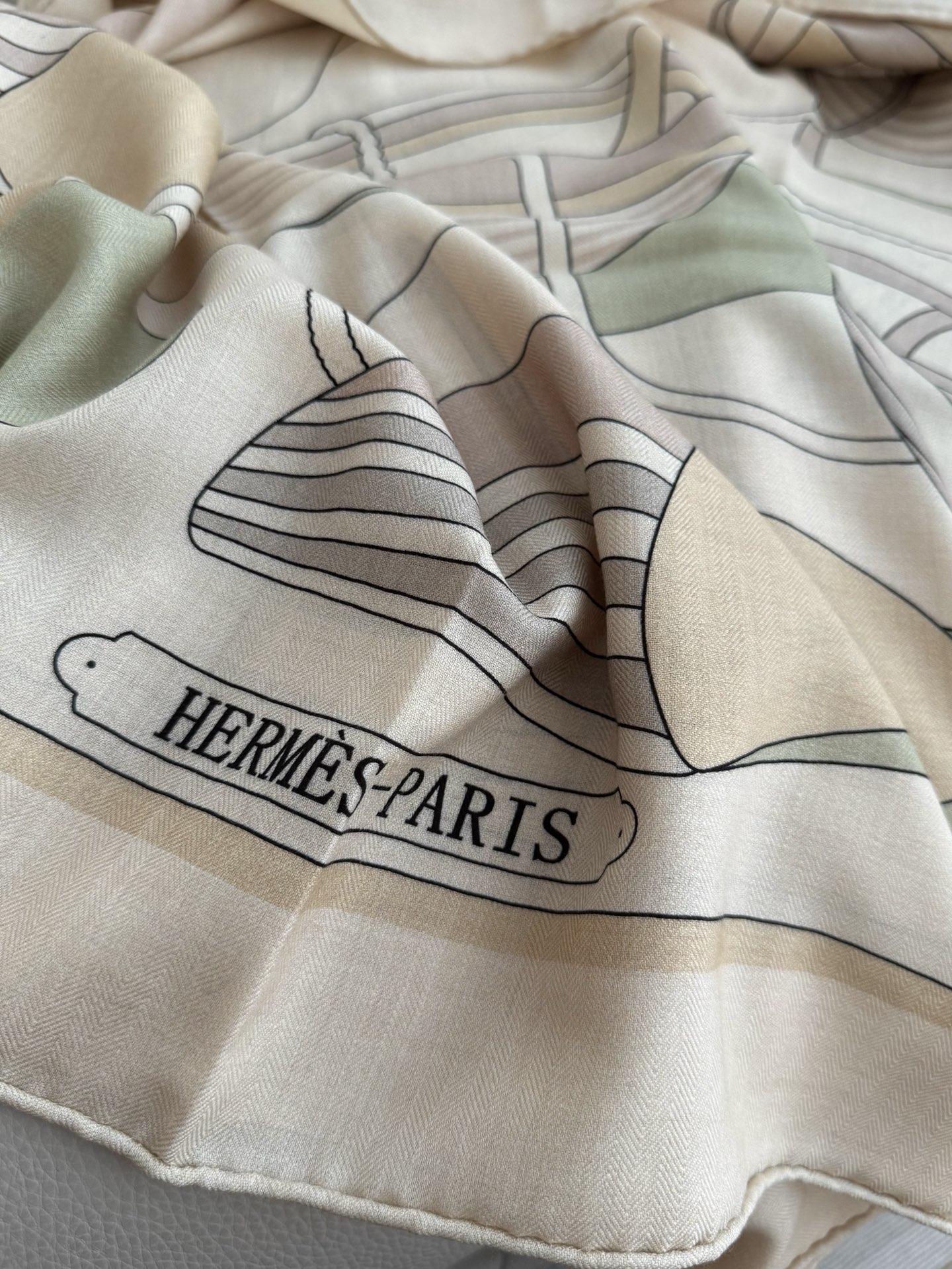 爱马仕 Hermès 高定典藏高定典雅桑蚕丝丝巾围巾 #D4CD049D 8