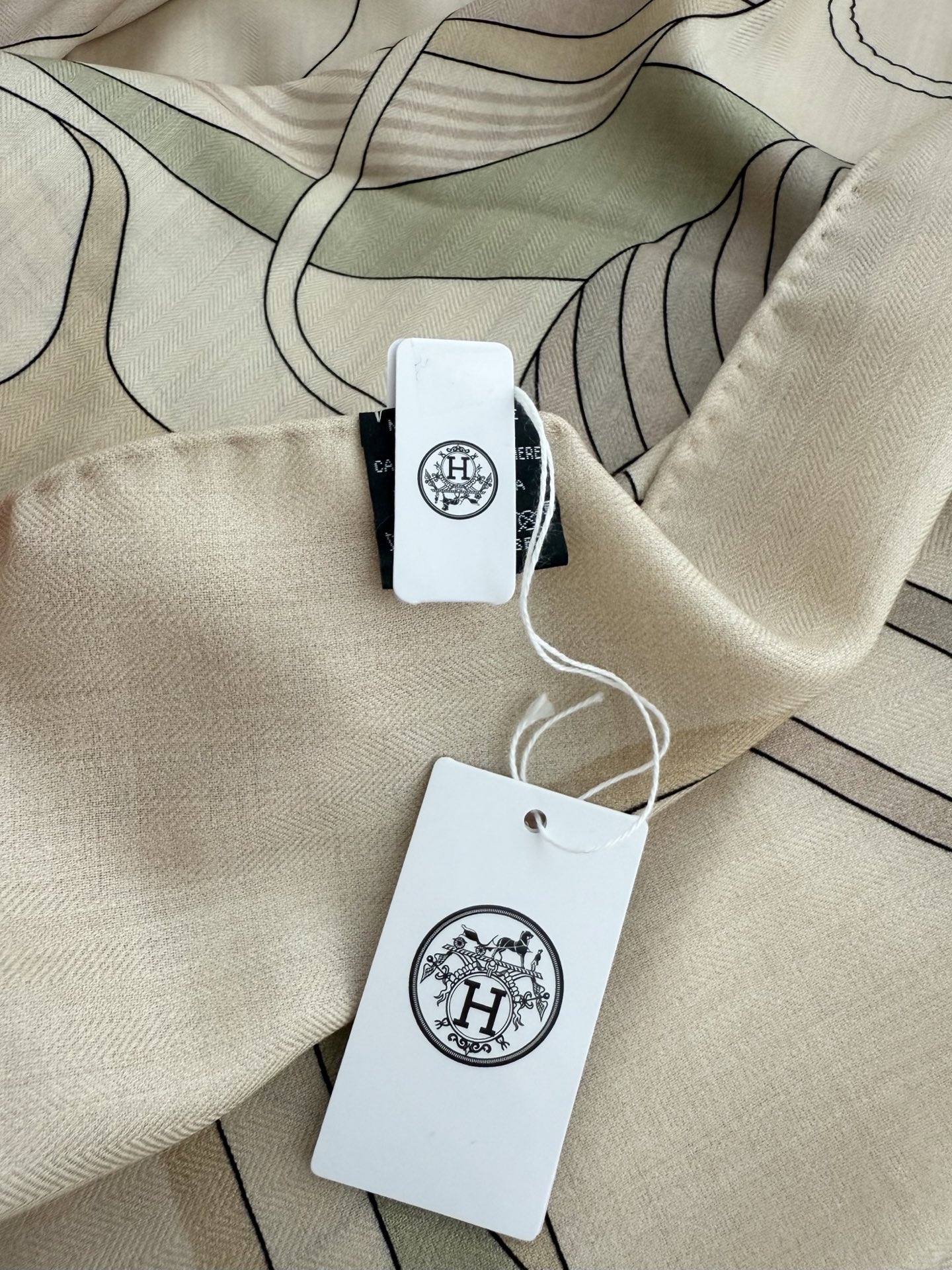 爱马仕 Hermès 高定典藏高定典雅桑蚕丝丝巾围巾 #D4CD049D 9