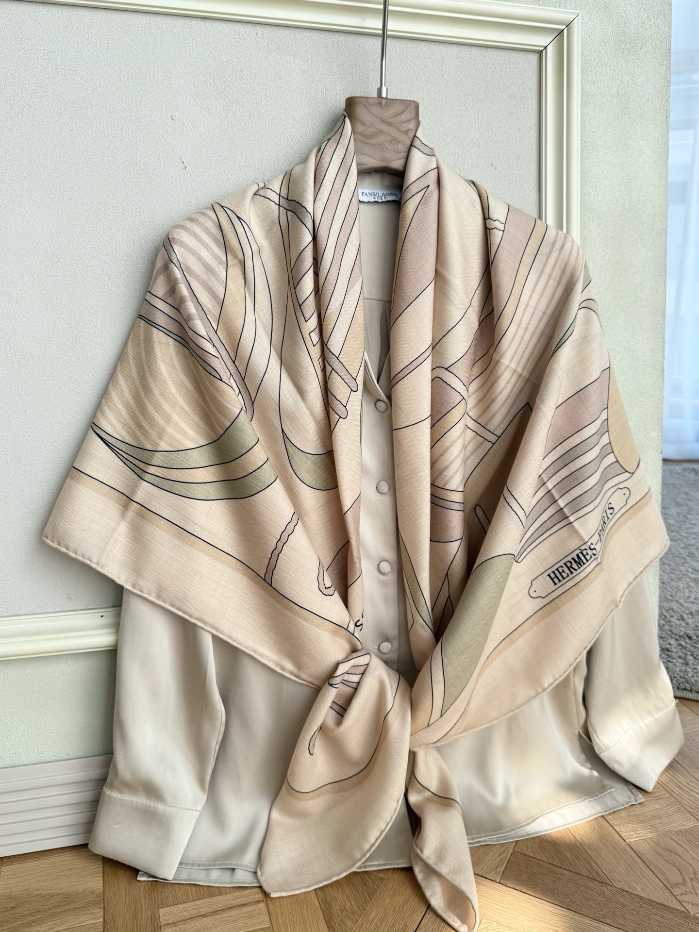 爱马仕 Hermès 高定典藏高定典雅桑蚕丝丝巾围巾 #D4CD049D 2