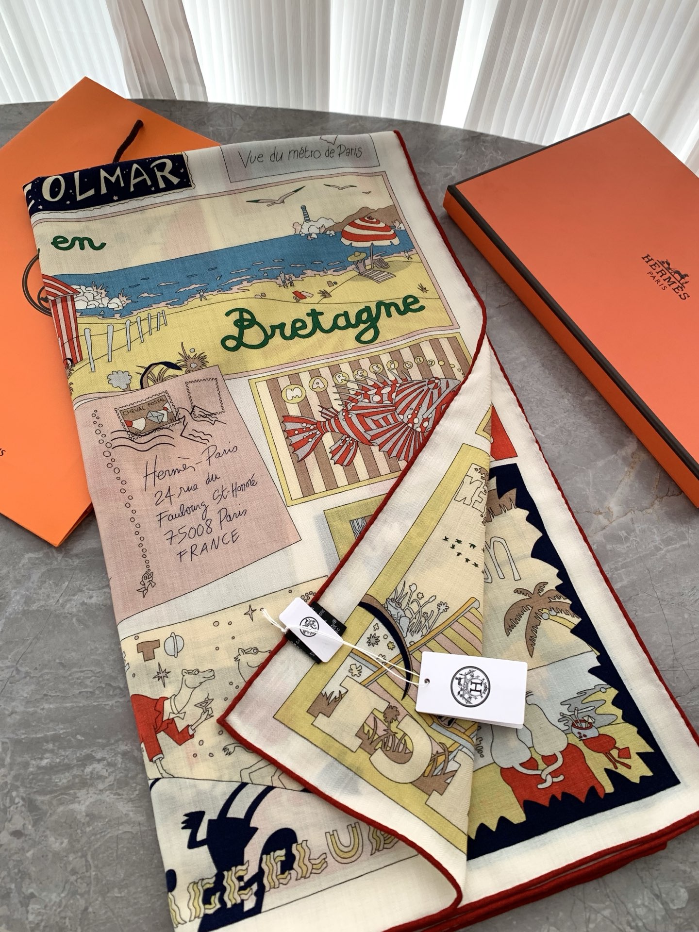 丝绒方巾 爱马仕高奢品  今年的大黑马  【H乐享天地】  上新💞双面佩戴！双面同色！手工卷边山羊绒和真丝混纺披肩 这款