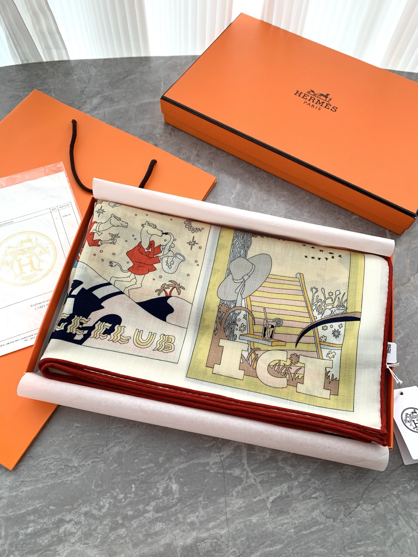 丝绒方巾 爱马仕高奢品  今年的大黑马  【H乐享天地】  上新💞双面佩戴！双面同色！手工卷边山羊绒和真丝混纺披肩 这款