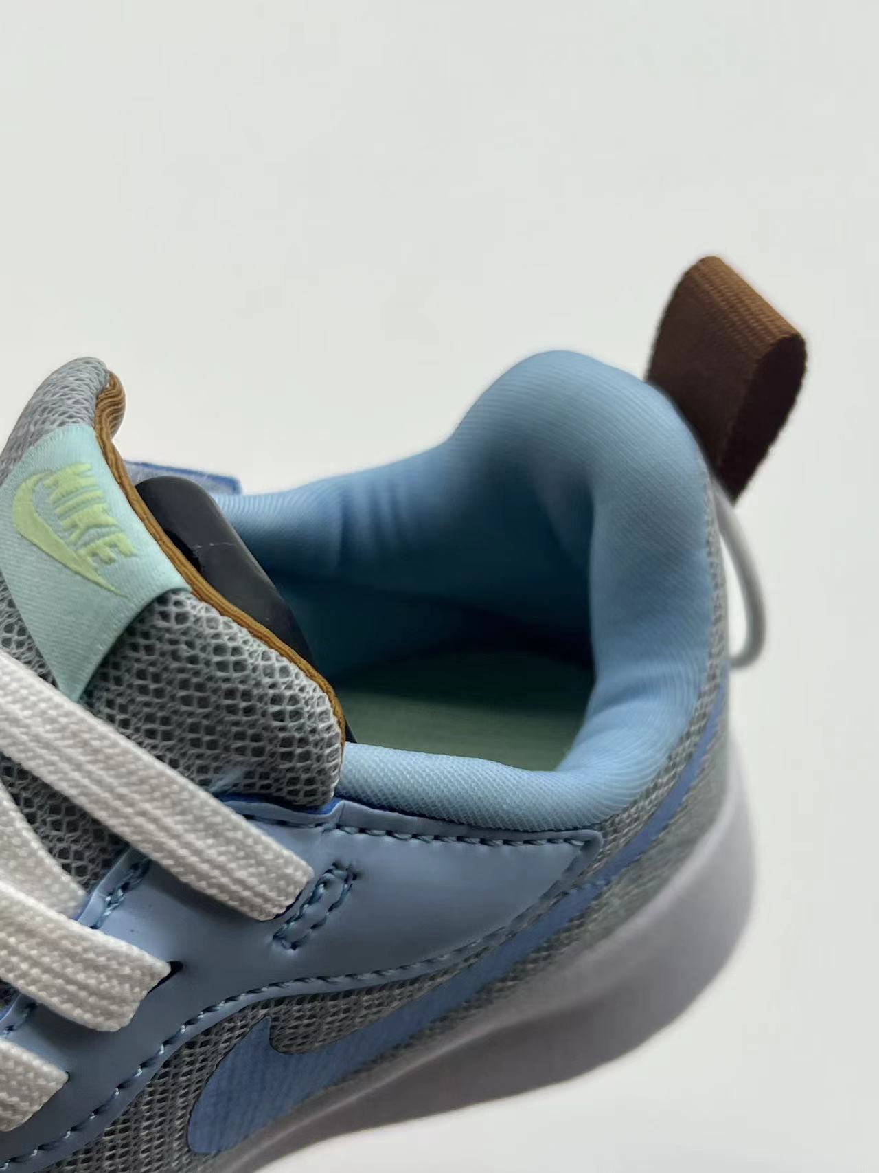 图片[7]-ＮＫ伦敦魔术贴童鞋 轻盈透气 .有颜值 有舒适度.今年的最新系列大底！！扭曲、回弹、各种动作，舒适自如.宝妈们千万不要错过这一款宝宝的好鞋子，好穿透气轻盈评价高👍现在出了童鞋也非常强烈推荐配亲子✌️95085-选品中心