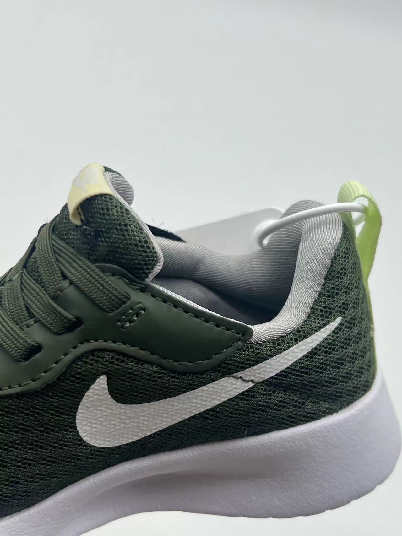 图片[7]-ＮＫ伦敦魔术贴童鞋 轻盈透气 .有颜值 有舒适度.今年的最新系列大底！！扭曲、回弹、各种动作，舒适自如.宝妈们千万不要错过这一款宝宝的好鞋子，好穿透气轻盈评价高👍现在出了童鞋也非常强烈推荐配亲子✌️95085-选品中心