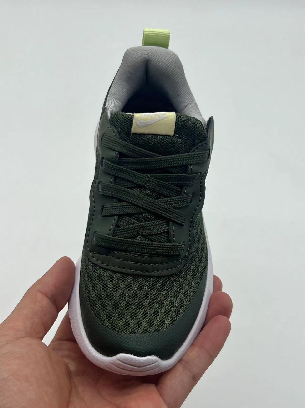 图片[8]-ＮＫ伦敦魔术贴童鞋 轻盈透气 .有颜值 有舒适度.今年的最新系列大底！！扭曲、回弹、各种动作，舒适自如.宝妈们千万不要错过这一款宝宝的好鞋子，好穿透气轻盈评价高👍现在出了童鞋也非常强烈推荐配亲子✌️95085-选品中心