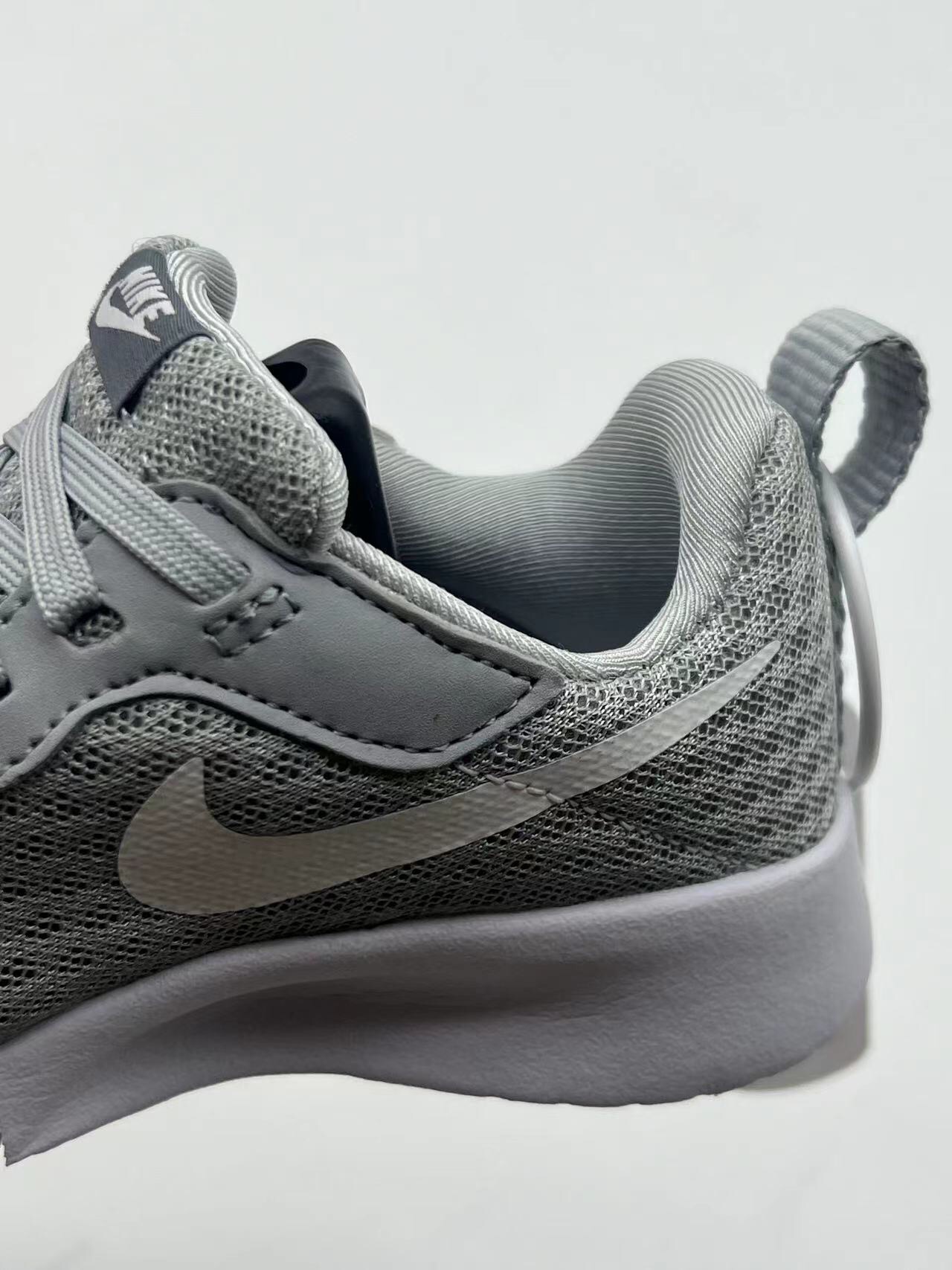 图片[7]-ＮＫ伦敦魔术贴童鞋 轻盈透气 .有颜值 有舒适度.今年的最新系列大底！！扭曲、回弹、各种动作，舒适自如.宝妈们千万不要错过这一款宝宝的好鞋子，好穿透气轻盈评价高👍现在出了童鞋也非常强烈推荐配亲子✌️95085-选品中心