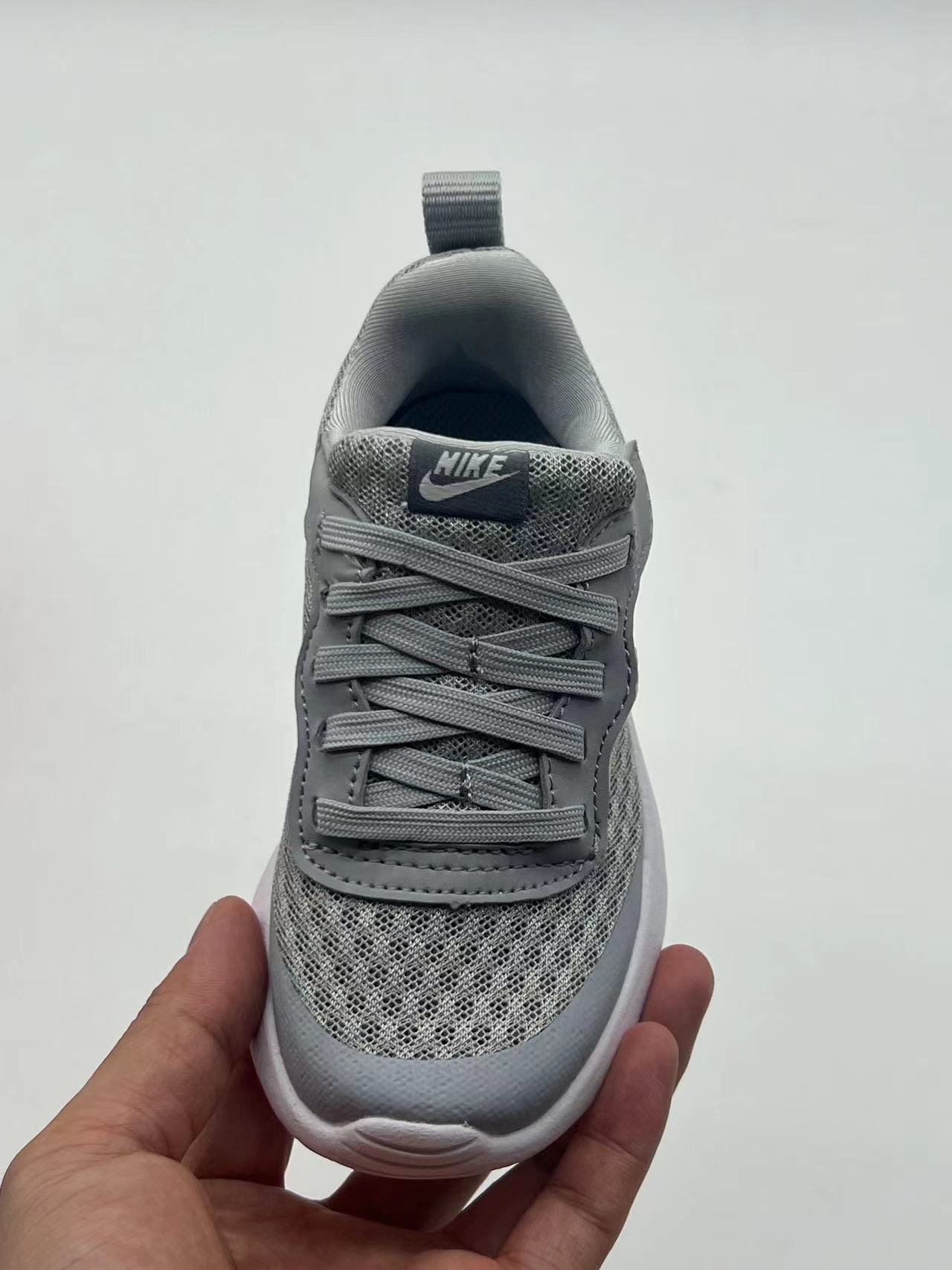 图片[8]-ＮＫ伦敦魔术贴童鞋 轻盈透气 .有颜值 有舒适度.今年的最新系列大底！！扭曲、回弹、各种动作，舒适自如.宝妈们千万不要错过这一款宝宝的好鞋子，好穿透气轻盈评价高👍现在出了童鞋也非常强烈推荐配亲子✌️95085-选品中心