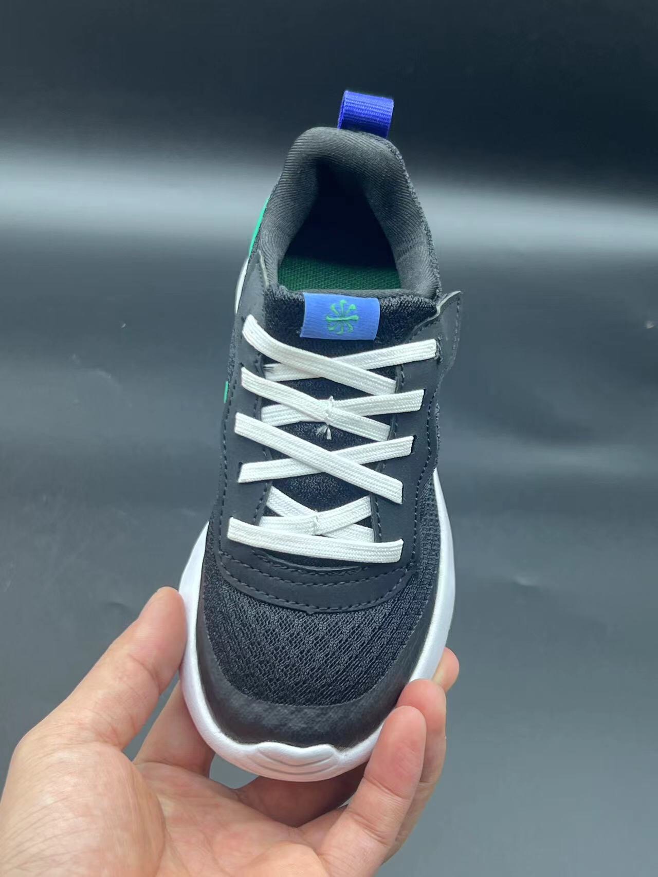 图片[8]-ＮＫ伦敦魔术贴童鞋 轻盈透气 .有颜值 有舒适度.今年的最新系列大底！！扭曲、回弹、各种动作，舒适自如.宝妈们千万不要错过这一款宝宝的好鞋子，好穿透气轻盈评价高👍现在出了童鞋也非常强烈推荐配亲子✌️95085-选品中心