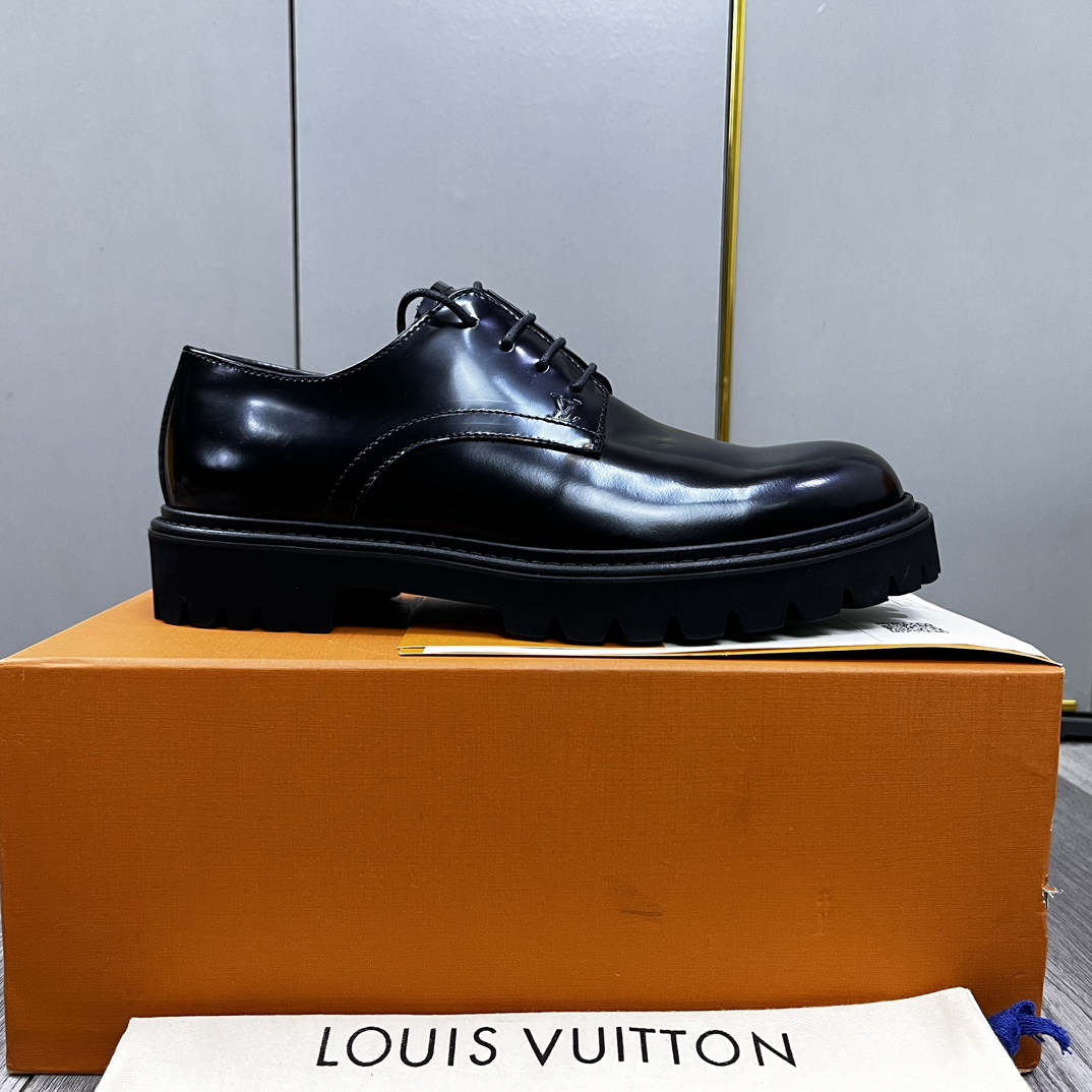 NO:280658,LV new casual business leather shoes official website original 1:1 mold opening, original single quality fine workmanship, high-end luxury, upper adopt imported cowhide, full cowhide inner lining, rubber wear-resistant and non-slip sole, breathable and comfortable to wear, high-quality men's first choice, three colors available, size 39-44, (custom-made 38, 45),, louis vuitton, cowhide19860909LV新款休闲商务皮鞋官网原版1:1开模,原单品质做工精细,高端奢华,鞋面采用进口头层牛皮,全牛皮内里,橡胶耐磨防滑大底,穿着透气舒适,高品味男士首选,三色可选,码数39-44,(定做38,45),,louis vuitton,cowhide,Men's shoes