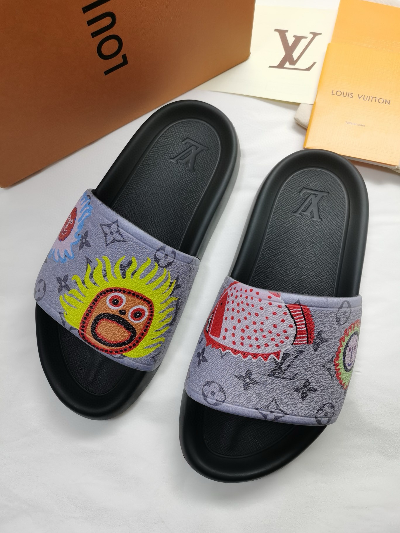 NO:744362,: LV donkey slippers high-end brand official website 1:1 latest masterpiece original mold customization, latest 5D printing technology upgraded outsole, lighter and non-slip. Top quality in the market, simple yet tasteful, a must-have for trendsetters, fashion is at your feet, full of confidence, the season of summer slippers with the same style in the counter is here. Size 38-45, louis vuitton, louis vuitton, slippers19860909: LV 驴牌拖鞋高端品牌 官网1:1最新力作原版开模定制,最新5D打印工艺 升级版大底,更轻便,防滑.市场顶级品质,简单不失品味,潮人必备,时尚就在脚下,自信满满,专柜同款夏季拖鞋的季节来了.码数38-45,,louis vuitton,louis vuitton,slippers,Men's shoes