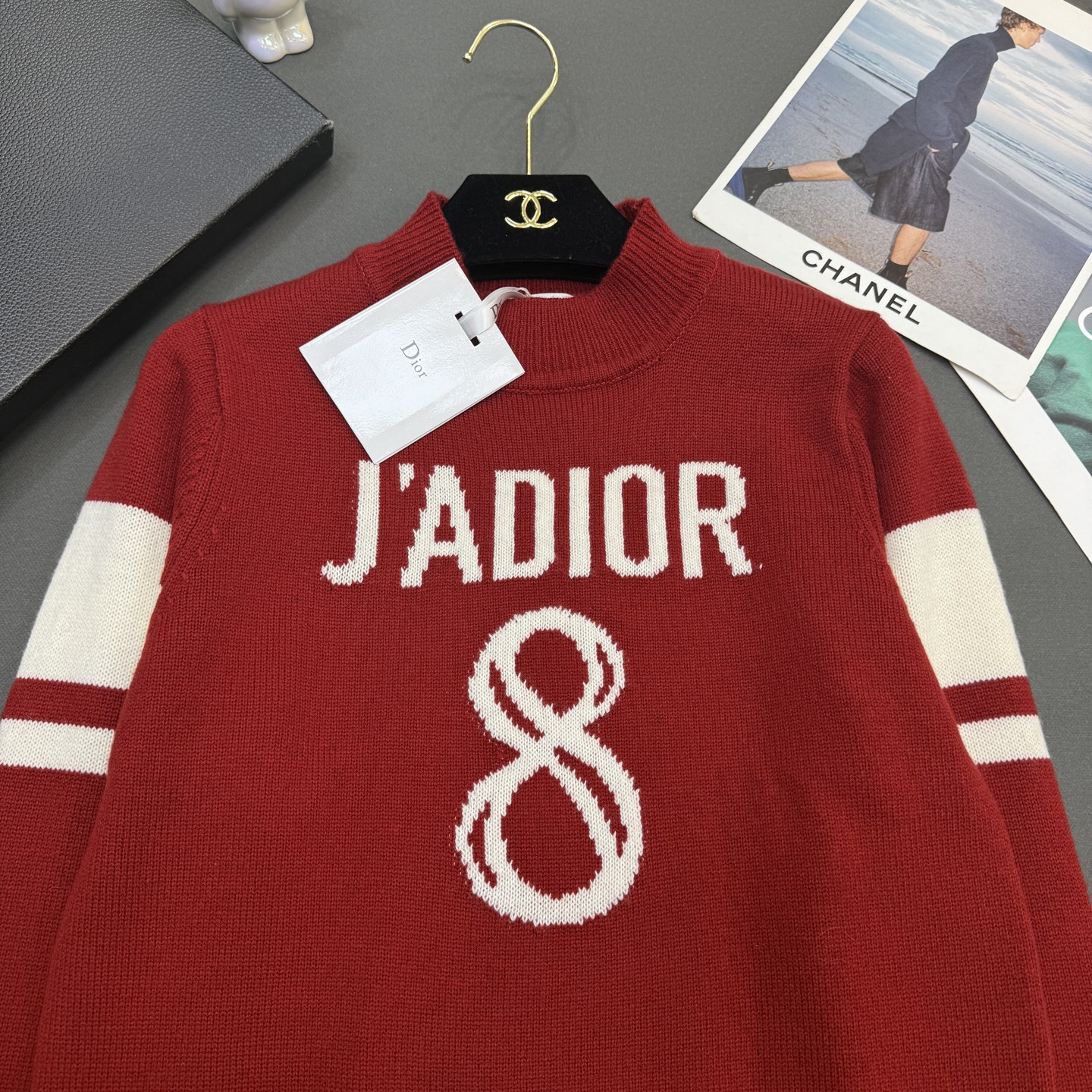 25冬季迪奥女装新款🆕圣诞🎄新年款 亲肤厚实羊绒，小立领经典幸运8图案气质时尚百搭长袖 1️⃣色红色尺码