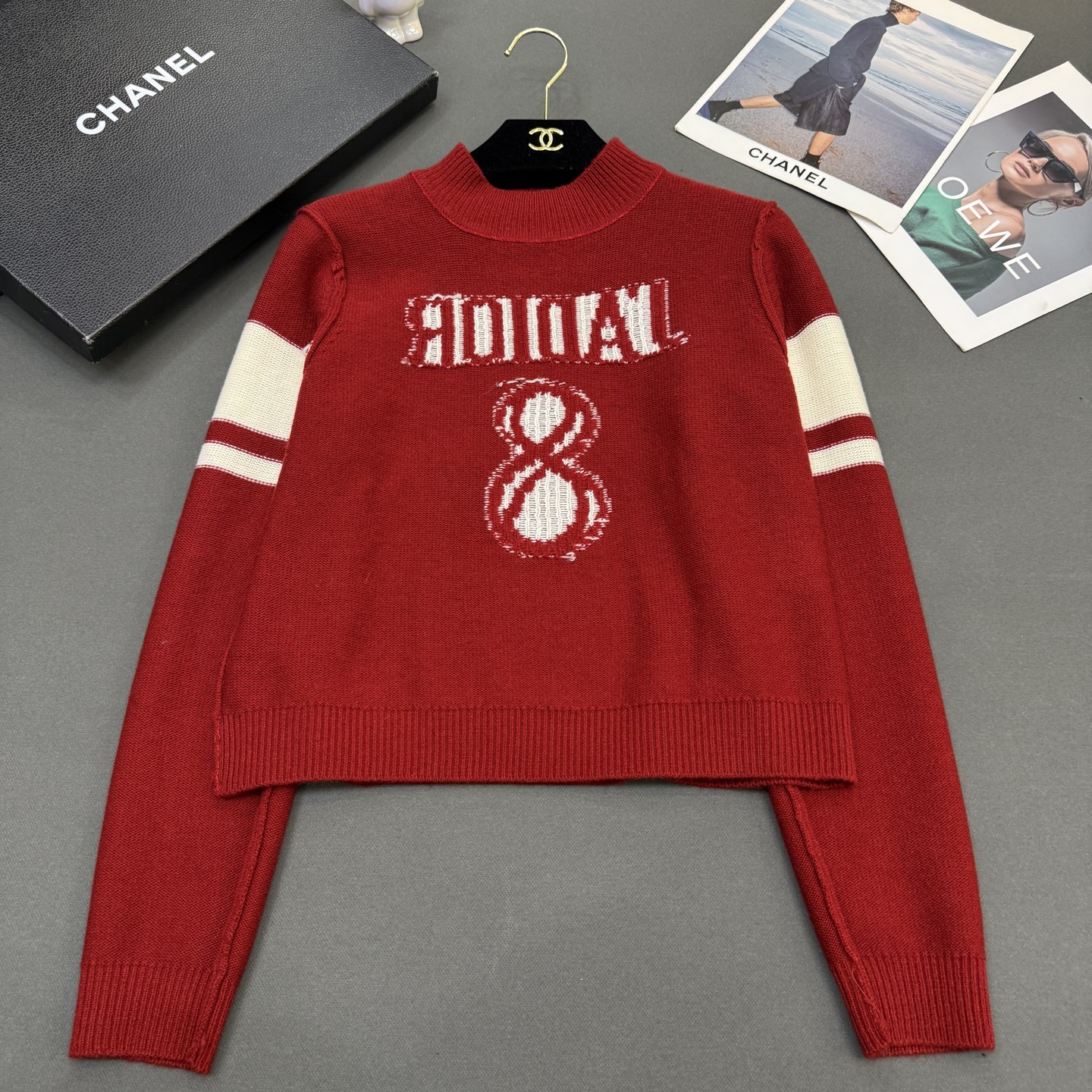 25冬季迪奥女装新款🆕圣诞🎄新年款 亲肤厚实羊绒，小立领经典幸运8图案气质时尚百搭长袖 1️⃣色红色尺码