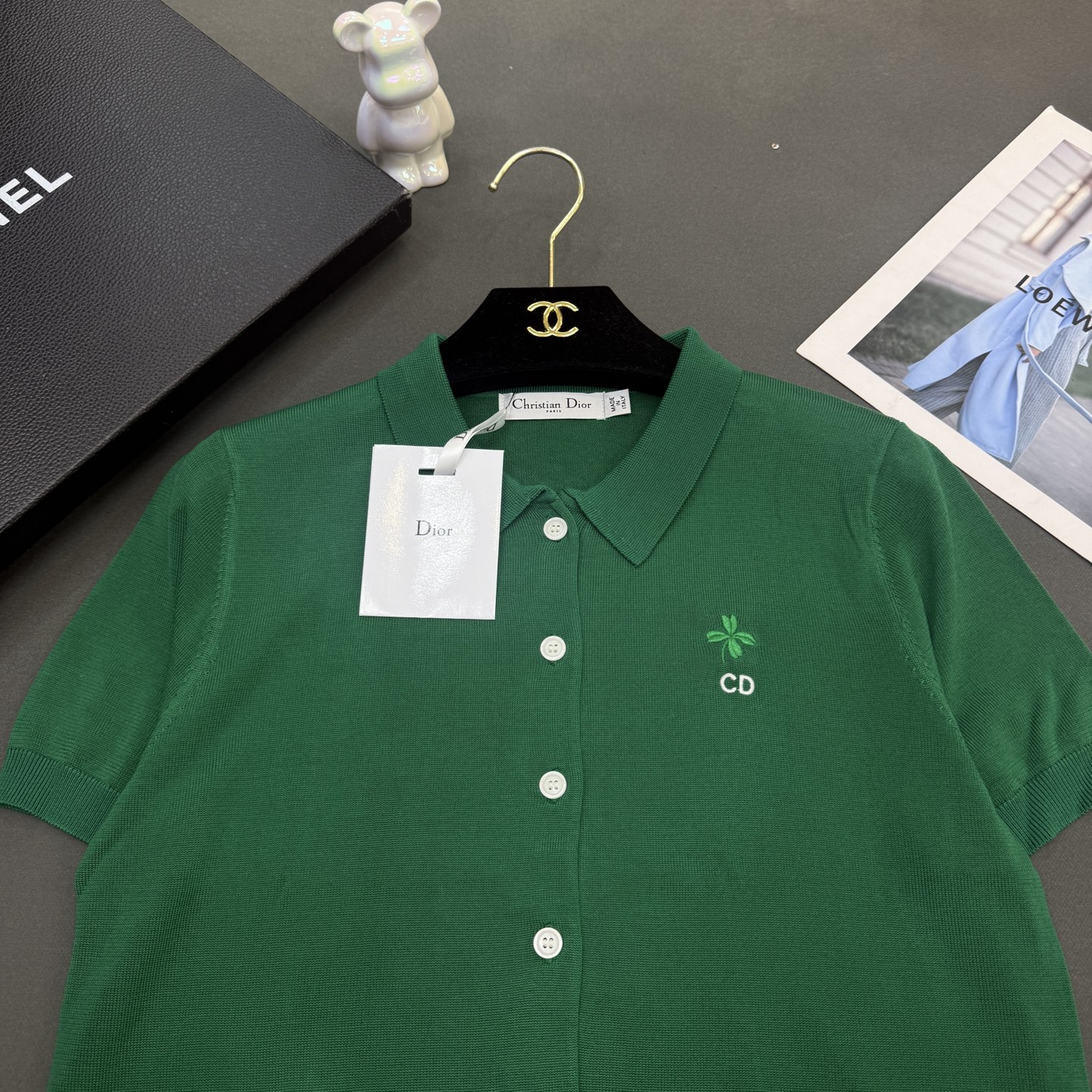 26春夏Dio*女装新款🆕顶级品质亲肤100%绢丝，小翻领刺绣四叶草CD修身版型，气质通勤百搭小开衫短袖