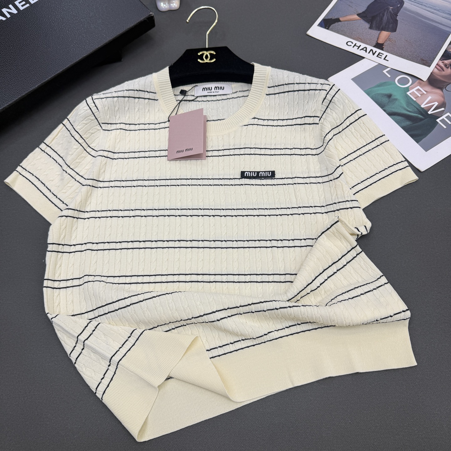 26春夏miumi*女装新款🆕亲肤绢丝棉弹力条纹，不挑身材，气质百搭短袖 黄色/米白/蓝色3️⃣色尺码s