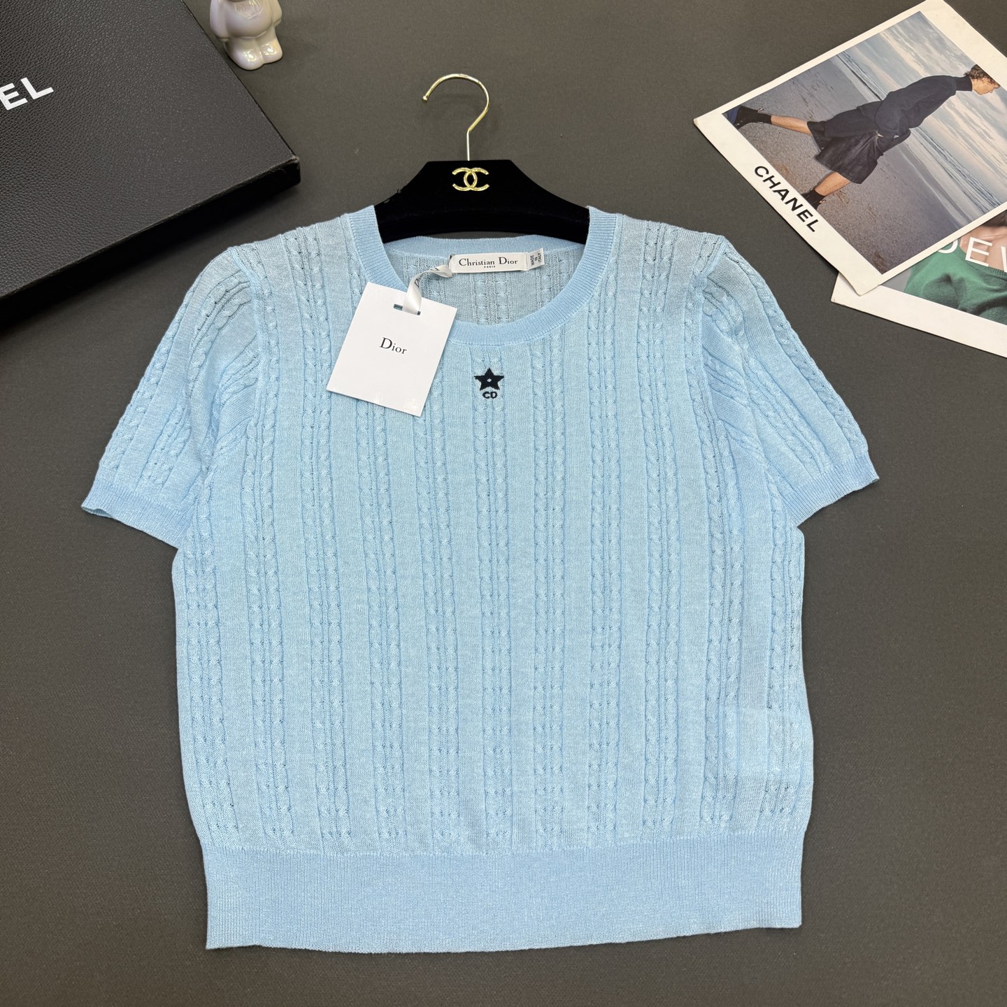 26春夏Dio*女装新款🆕顶级品质，舒服透气绢丝棉，弹力修身五角星气质百搭短袖 粉红/黄色/蓝色三色 尺