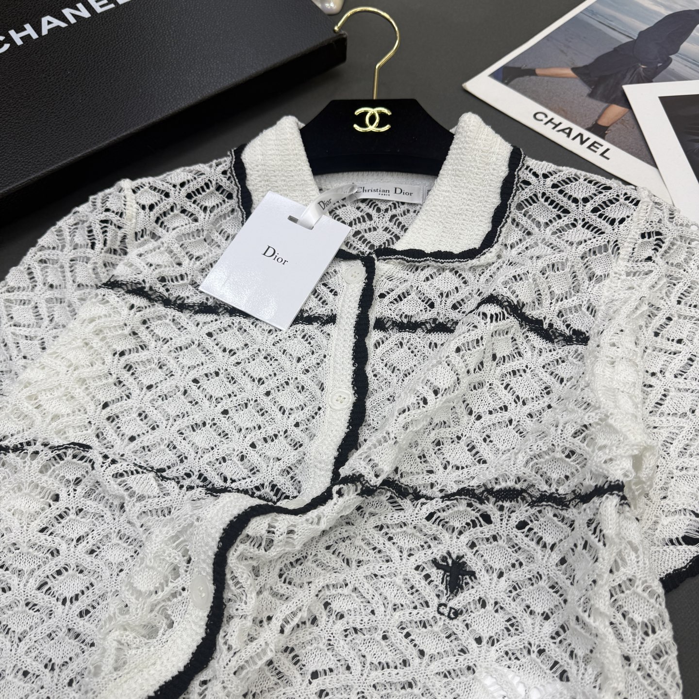 26夏季Dio*女装新款🆕亲肤丝麻透气舒适，翻领花边蕾丝镂空针法小蜜蜂气质百搭小开衫短袖 紫色/米白/黑