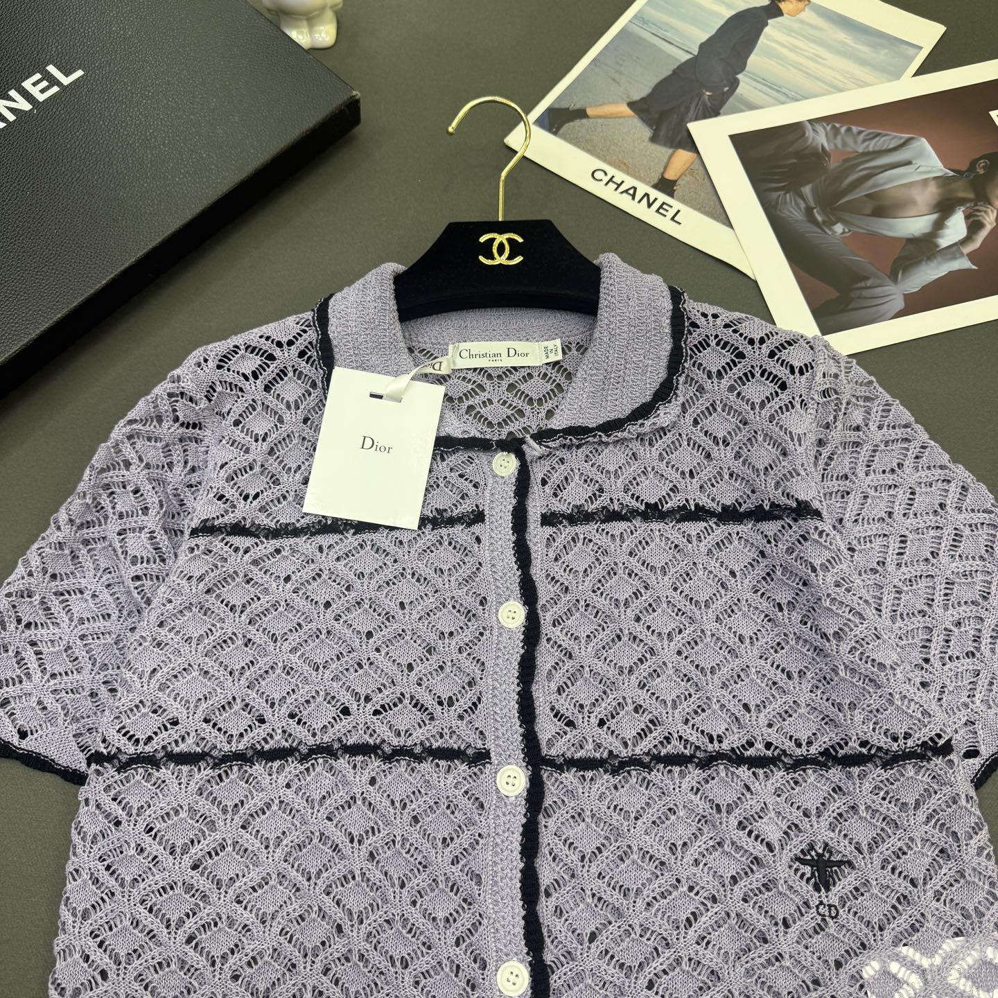 26夏季Dio*女装新款🆕亲肤丝麻透气舒适，翻领花边蕾丝镂空针法小蜜蜂气质百搭小开衫短袖 紫色/米白/黑