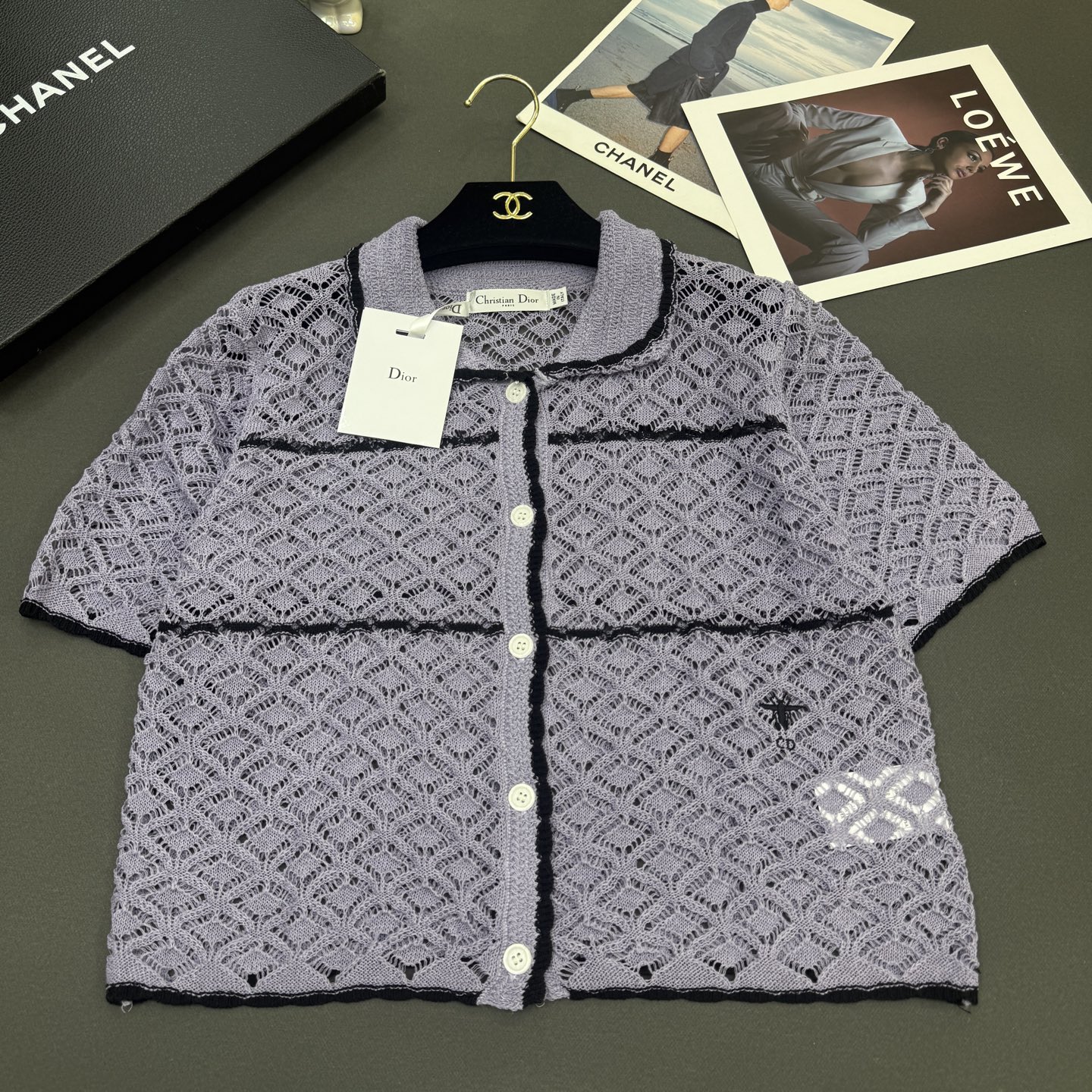 26夏季Dio*女装新款🆕亲肤丝麻透气舒适，翻领花边蕾丝镂空针法小蜜蜂气质百搭小开衫短袖 紫色/米白/黑