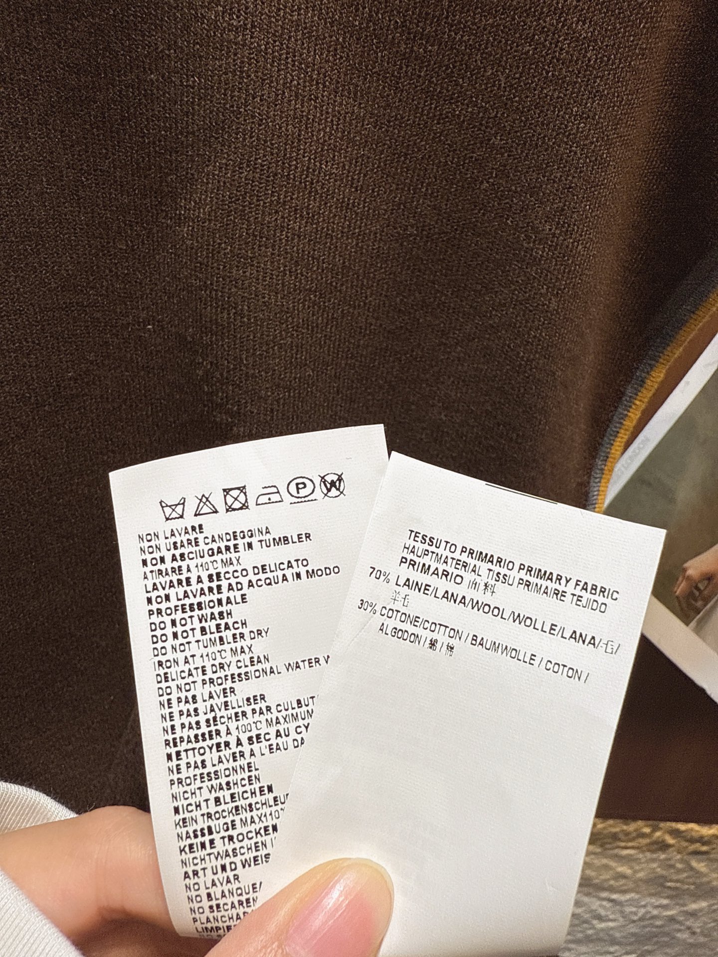 ✨✨✨enfold✨✨✨ 2025秋冬新款 半高领短袖针织衫，含70%羊毛，质感柔软又保暖。撞色领口与袖