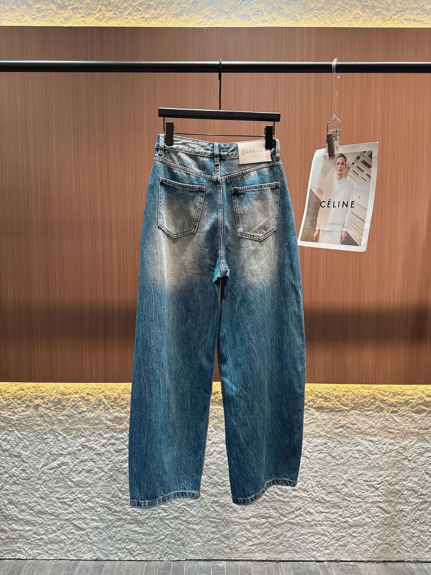 ✨✨✨acne✨✨✨2025秋冬新品牛仔裤超有设计感！经典牛仔蓝搭配做旧渐变效果，复古又吸睛。独特的双层