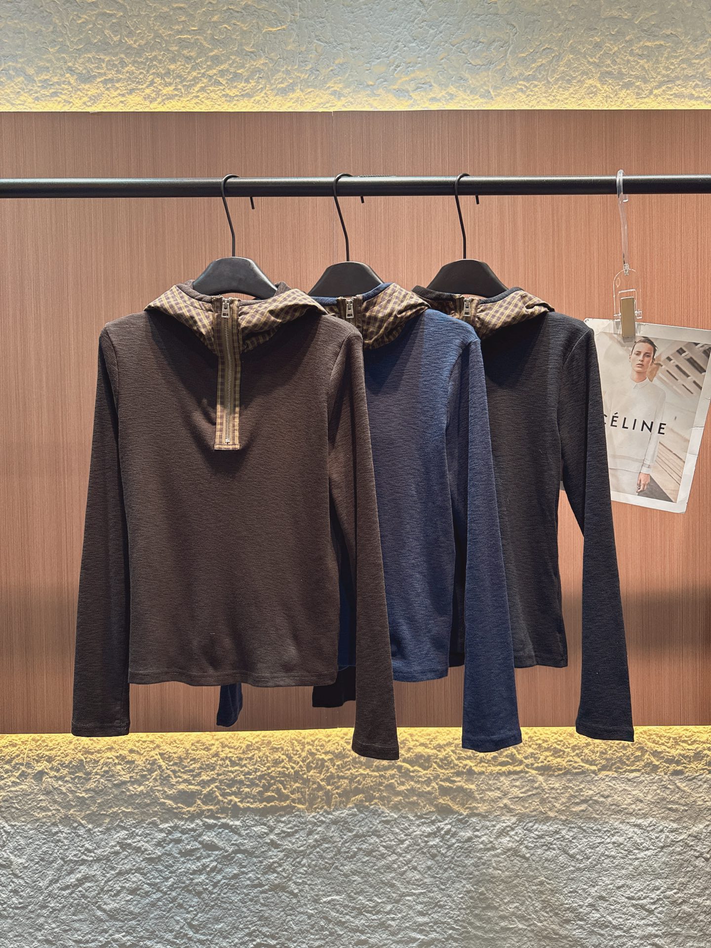 ✨✨✨Acne✨✨✨2025秋冬新款 【复古格调连帽衫】兼具舒适与设计感的连帽长袖上衣，半拉链设计利落别