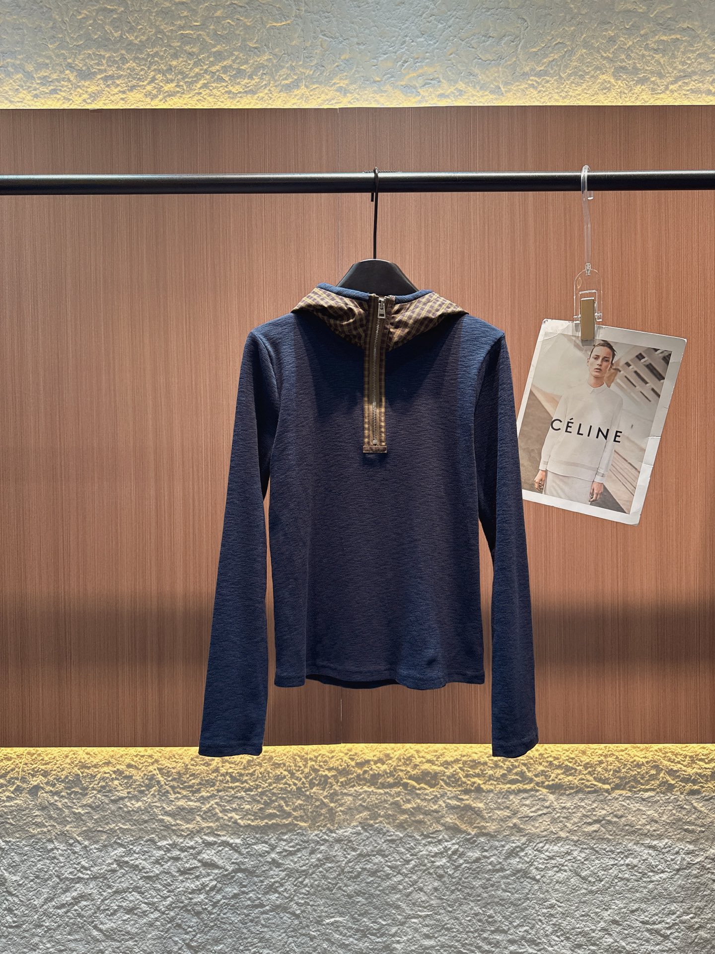 ✨✨✨Acne✨✨✨2025秋冬新款 【复古格调连帽衫】兼具舒适与设计感的连帽长袖上衣，半拉链设计利落别