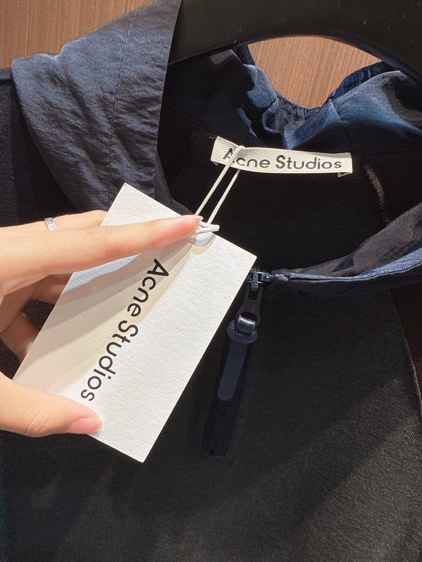 ✨✨✨Ance✨✨✨2025秋冬新品 【撞色连帽半拉链长袖衫】两款撞色搭配（灰蓝拼接、深棕拼接），连帽设
