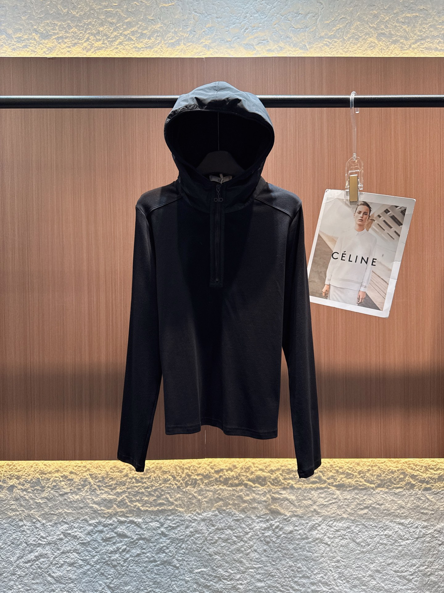 ✨✨✨alo✨✨✨2025秋冬新品 【连帽半拉链长袖上衣，解锁多场景穿搭型格】简约版型融合连帽与半拉链设