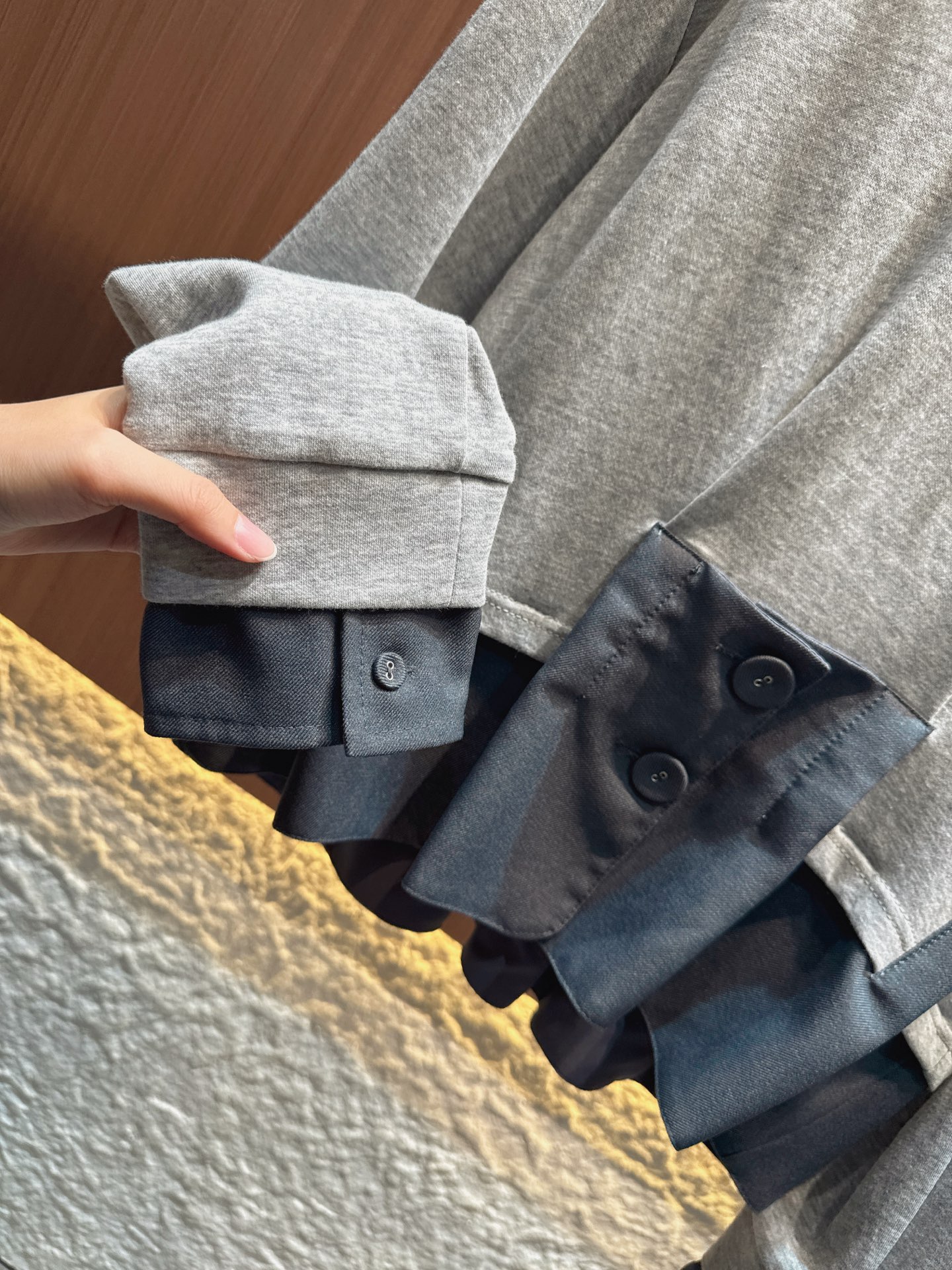 ✨✨✨Sacai✨✨✨2025秋冬新款 【拼接风长袖上衣，解锁小众穿搭格调】三款长袖上衣，以米白、灰、黑