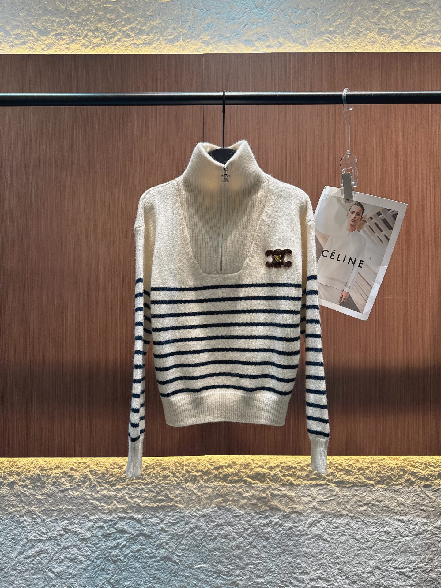 ✨✨✨Celine✨✨✨2025秋冬新款 【70%羊毛高领条纹针织】高领半拉链设计利落又保暖。经典蓝白条