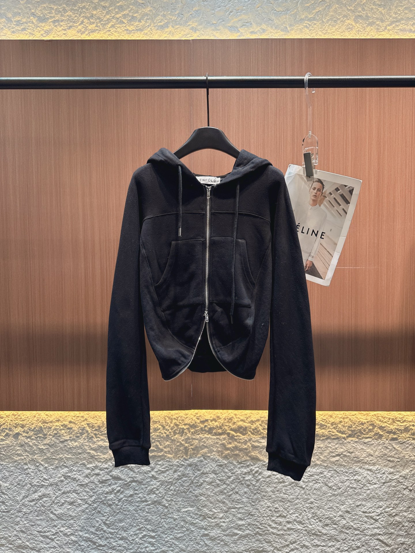 ✨✨✨Enfold✨✨✨2025秋冬新款 【个性连帽拉链卫衣】两款经典配色，灰色简约百搭，黑色酷感吸睛。