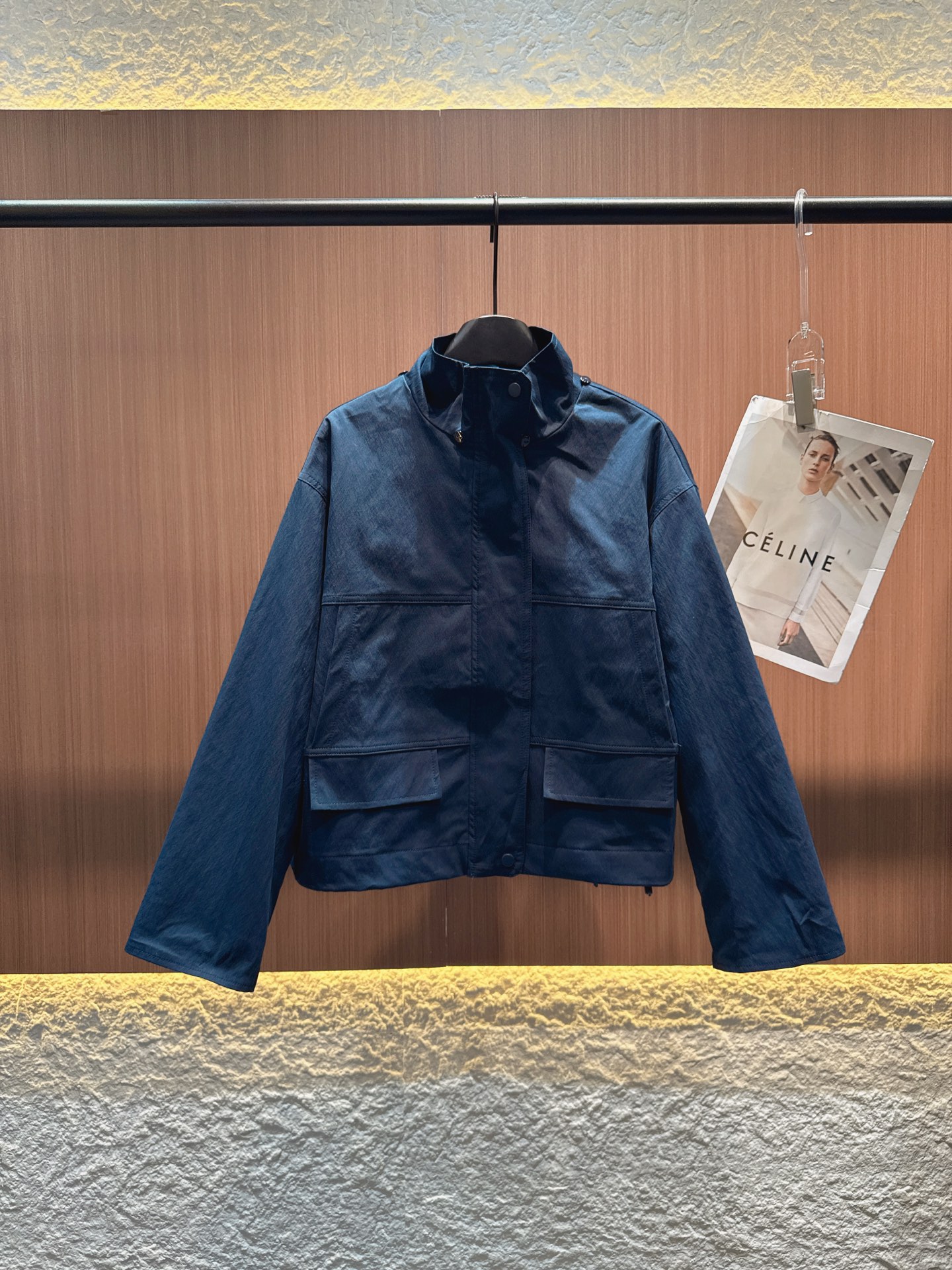 ✨✨✨Acne✨✨✨2025秋冬新款 【工装风拼接短款外套】两款配色，米白清新雅致，藏蓝沉稳大气。立领设