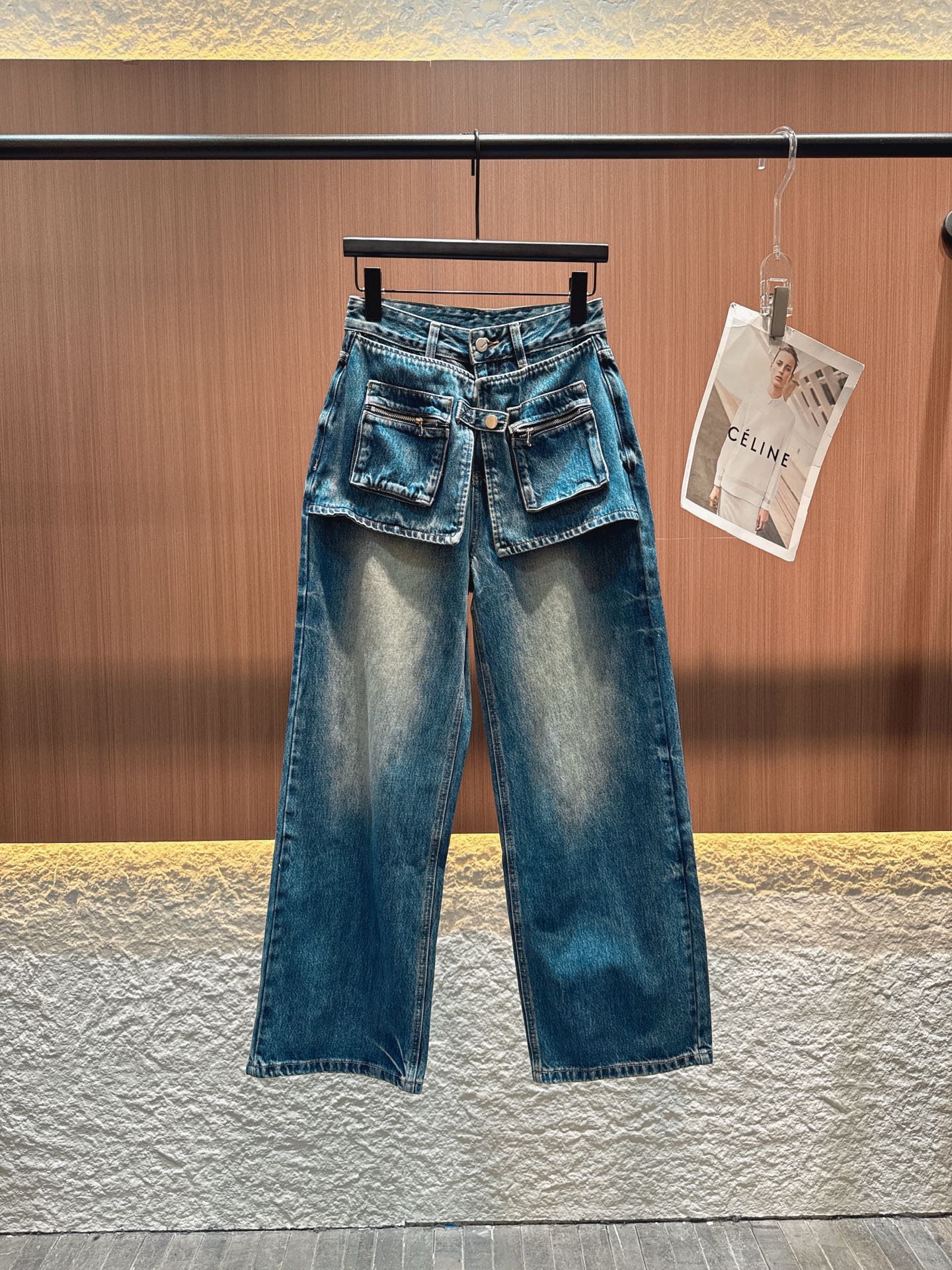✨✨✨Acne✨✨✨2025秋冬新品 【复古做旧牛仔的个性表达】这条牛仔裤以复古蓝为主调，做旧水洗工艺自
