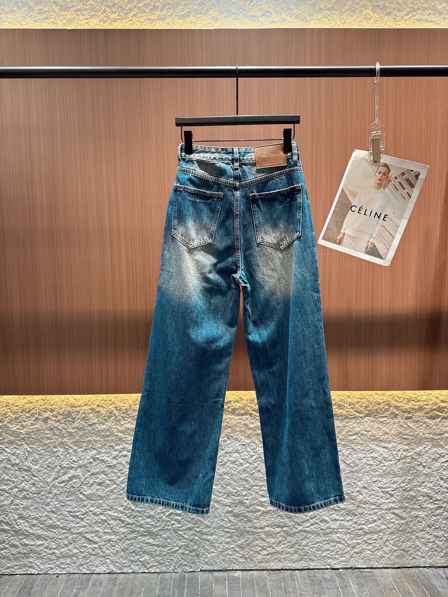✨✨✨Acne✨✨✨2025秋冬新品 【复古做旧牛仔的个性表达】这条牛仔裤以复古蓝为主调，做旧水洗工艺自