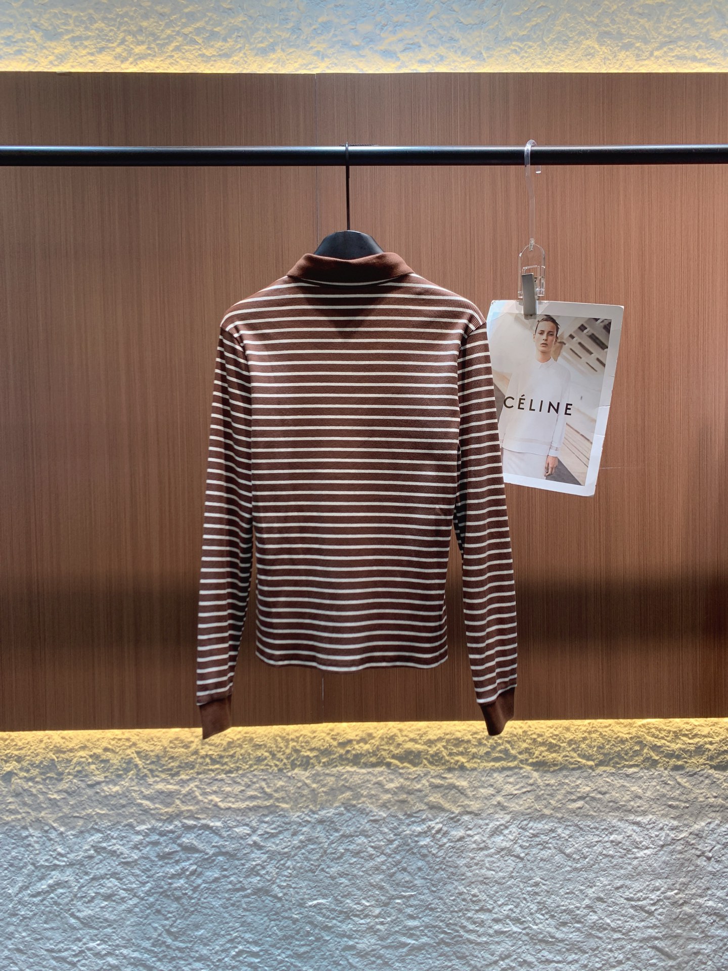 ✨✨✨Celine✨✨✨2025秋冬新款 【CELINE条纹针织Polo衫】经典POLO领设计，融合复古