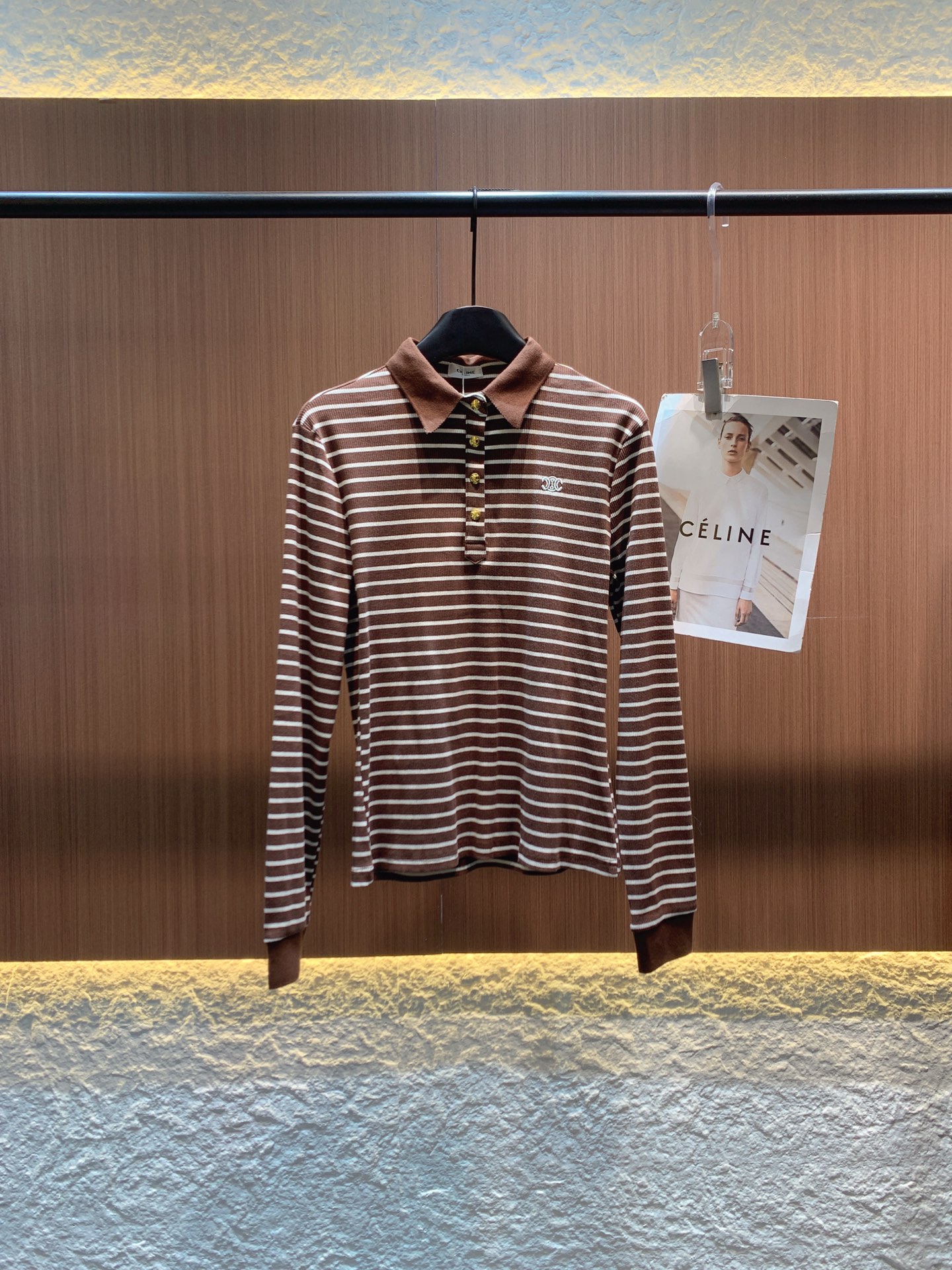 ✨✨✨Celine✨✨✨2025秋冬新款 【CELINE条纹针织Polo衫】经典POLO领设计，融合复古