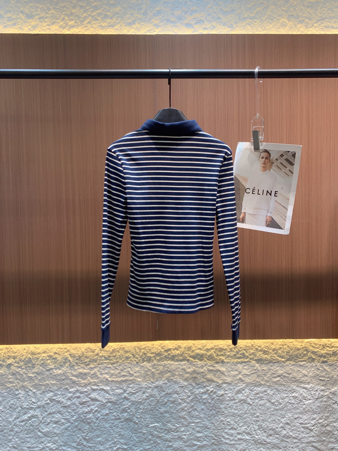 ✨✨✨Celine✨✨✨2025秋冬新款 【CELINE条纹针织Polo衫】经典POLO领设计，融合复古