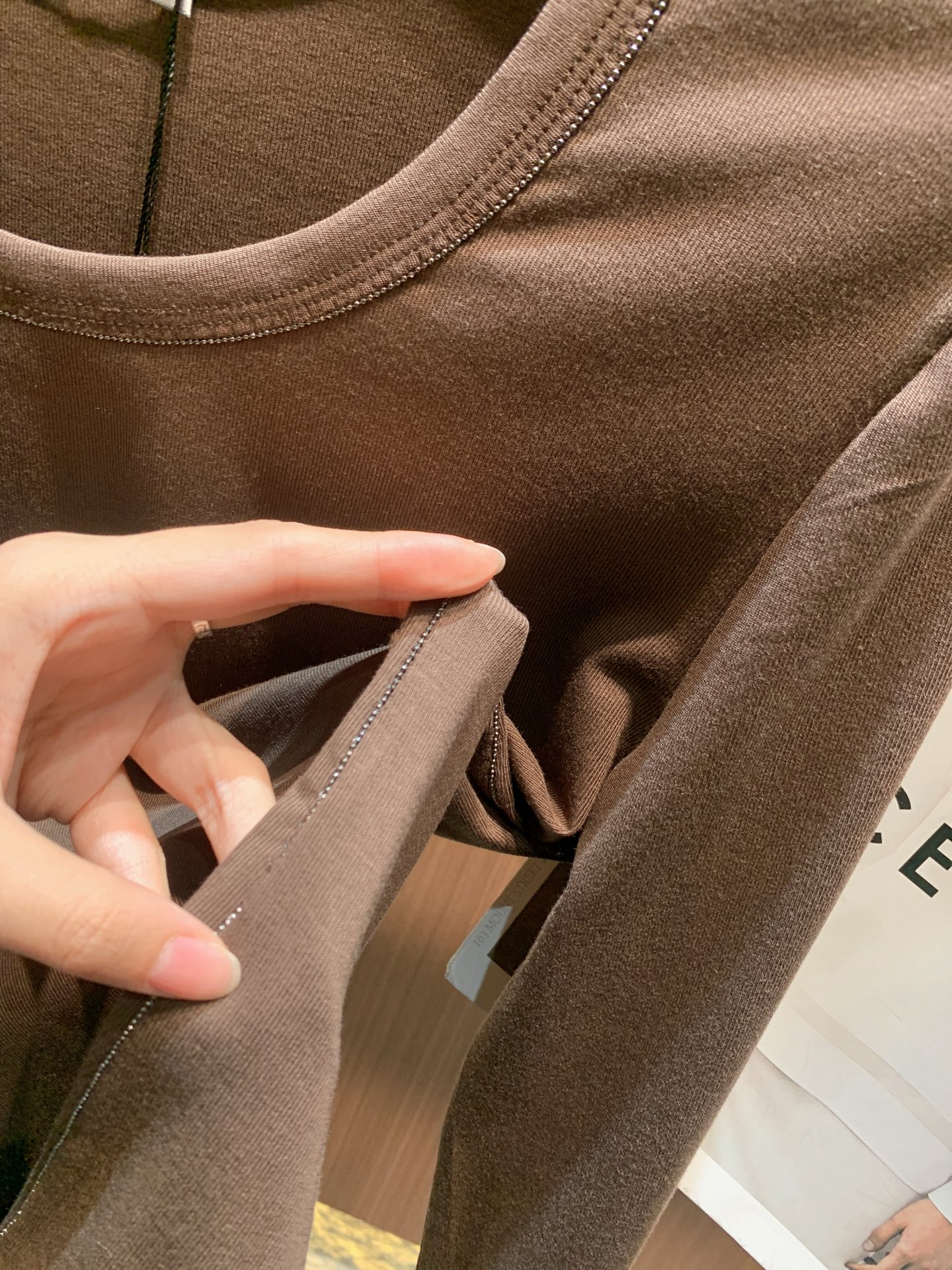 ✨✨✨布鲁内洛✨✨✨2025秋冬新品 【基础款长袖打底衫】简约U领设计，勾勒颈部线条，尽显随性慵懒。精选