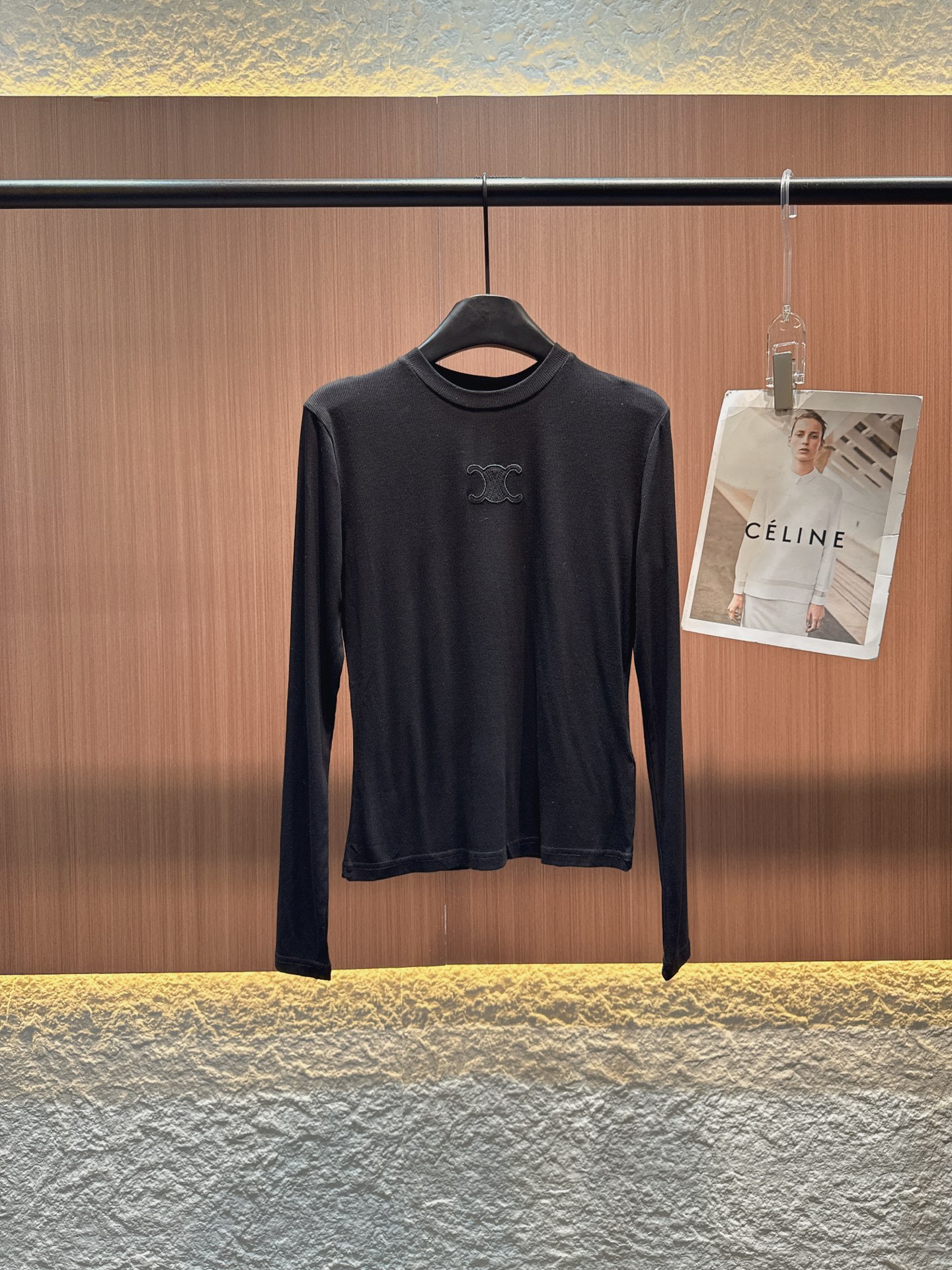 ✨✨✨Celine✨✨✨2025秋冬新品 【CELINE刺绣Logo长袖打底衫】圆领设计简约大气，精选亲