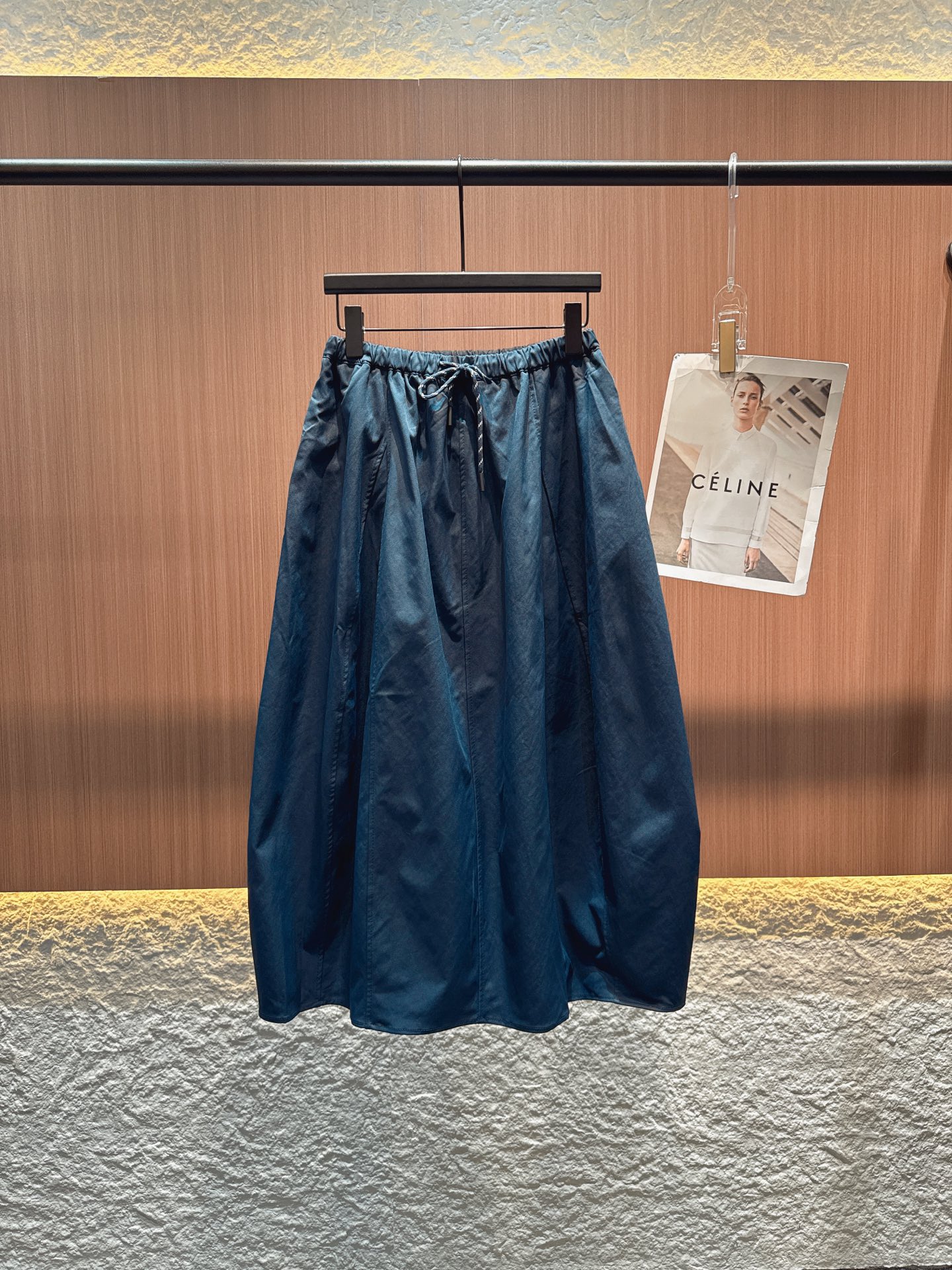 ✨✨✨alo✨✨✨2025秋冬新款 【质感伞裙，解锁随性高级感】三款色系，演绎不同风格。垂坠感面料，行走
