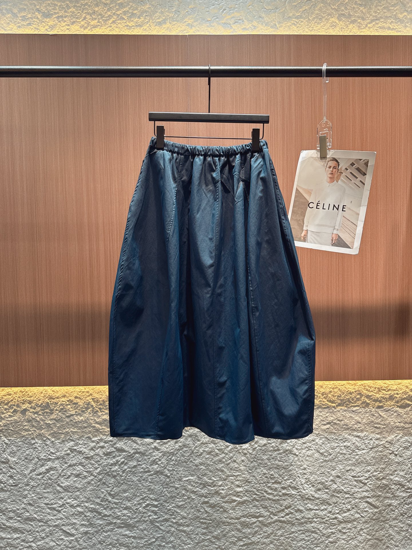 ✨✨✨alo✨✨✨2025秋冬新款 【质感伞裙，解锁随性高级感】三款色系，演绎不同风格。垂坠感面料，行走